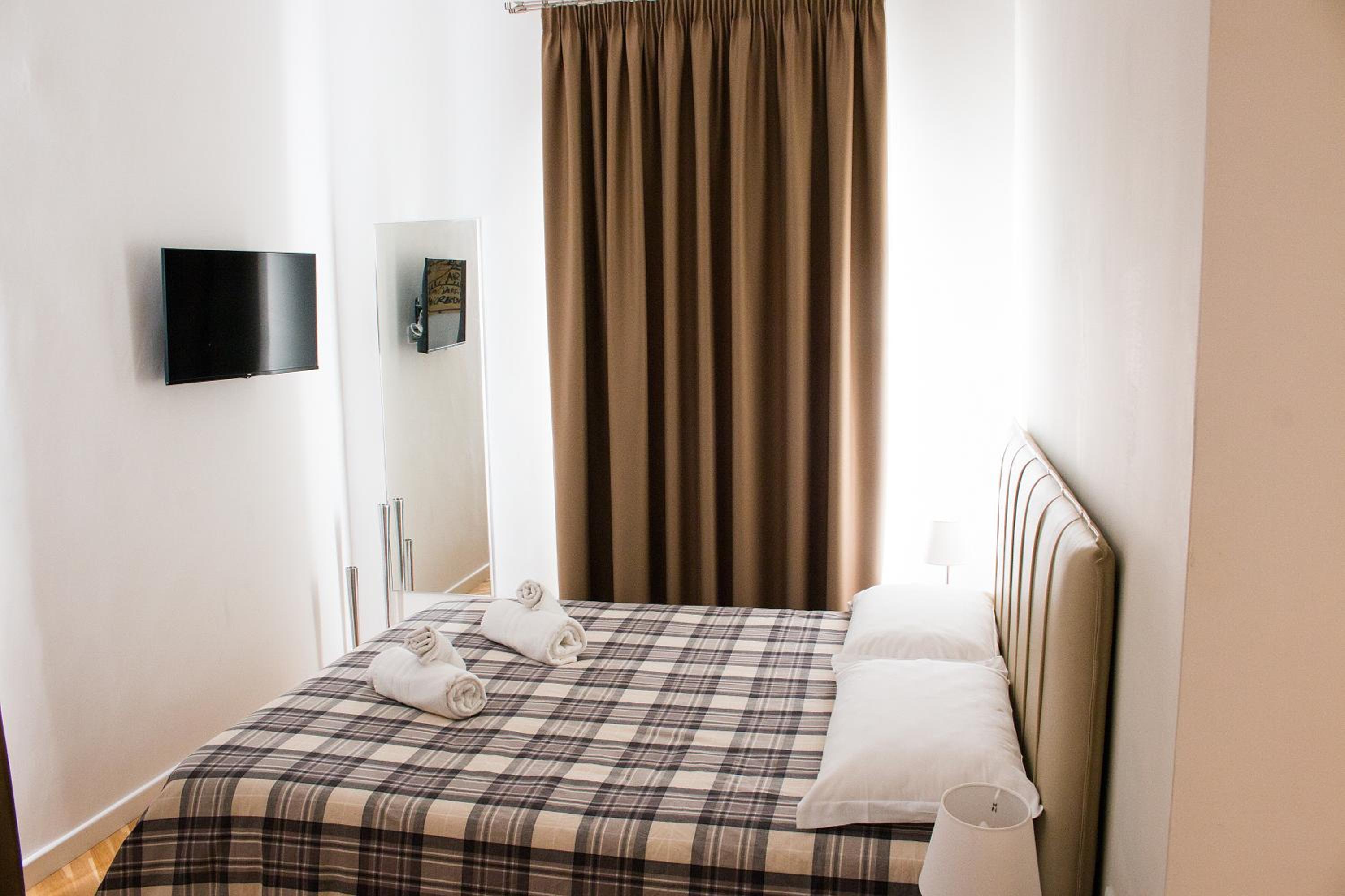BARBAJA SUITES IN STREET TOLEDO 205