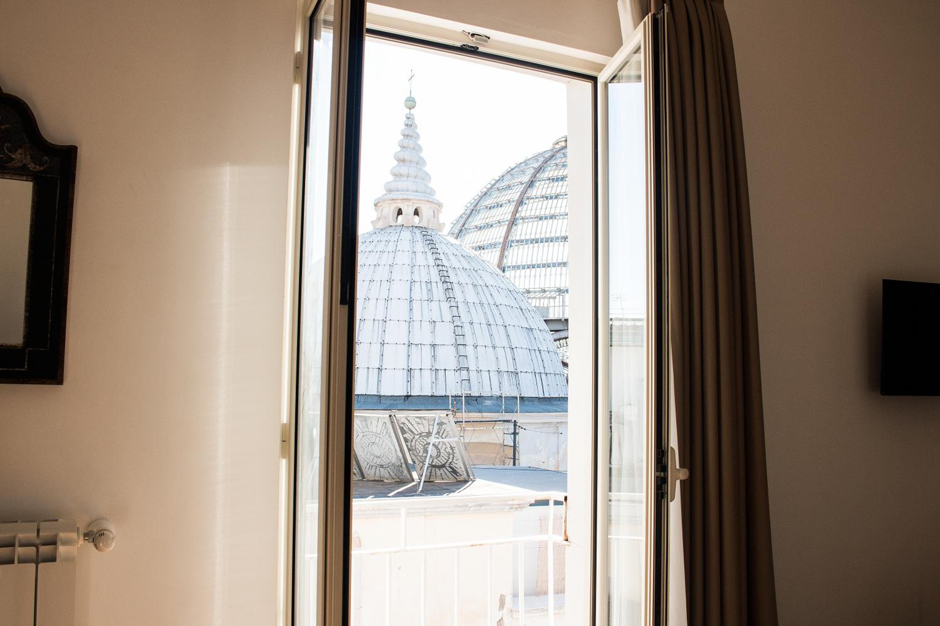 BARBAJA SUITES IN STREET TOLEDO 205