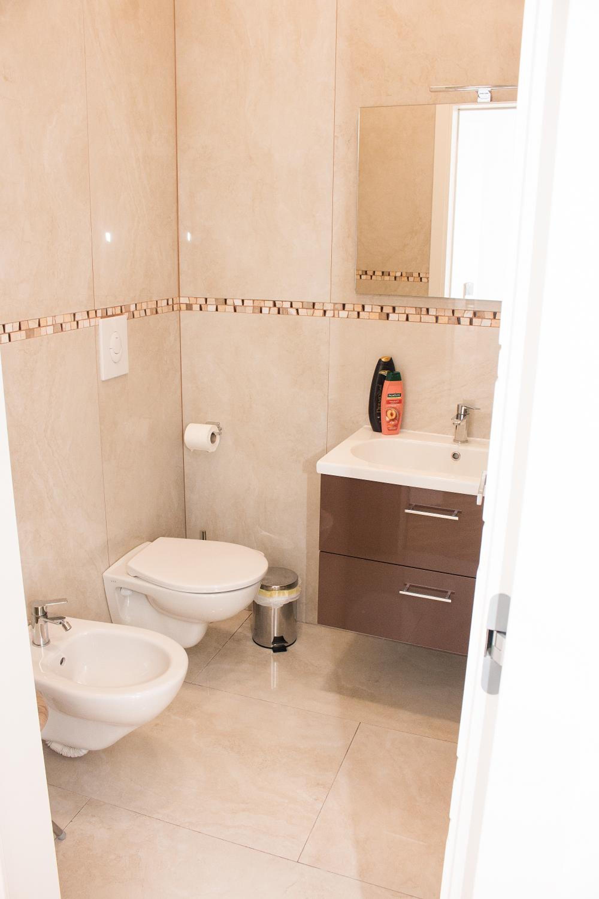 BARBAJA SUITES IN STREET TOLEDO 205