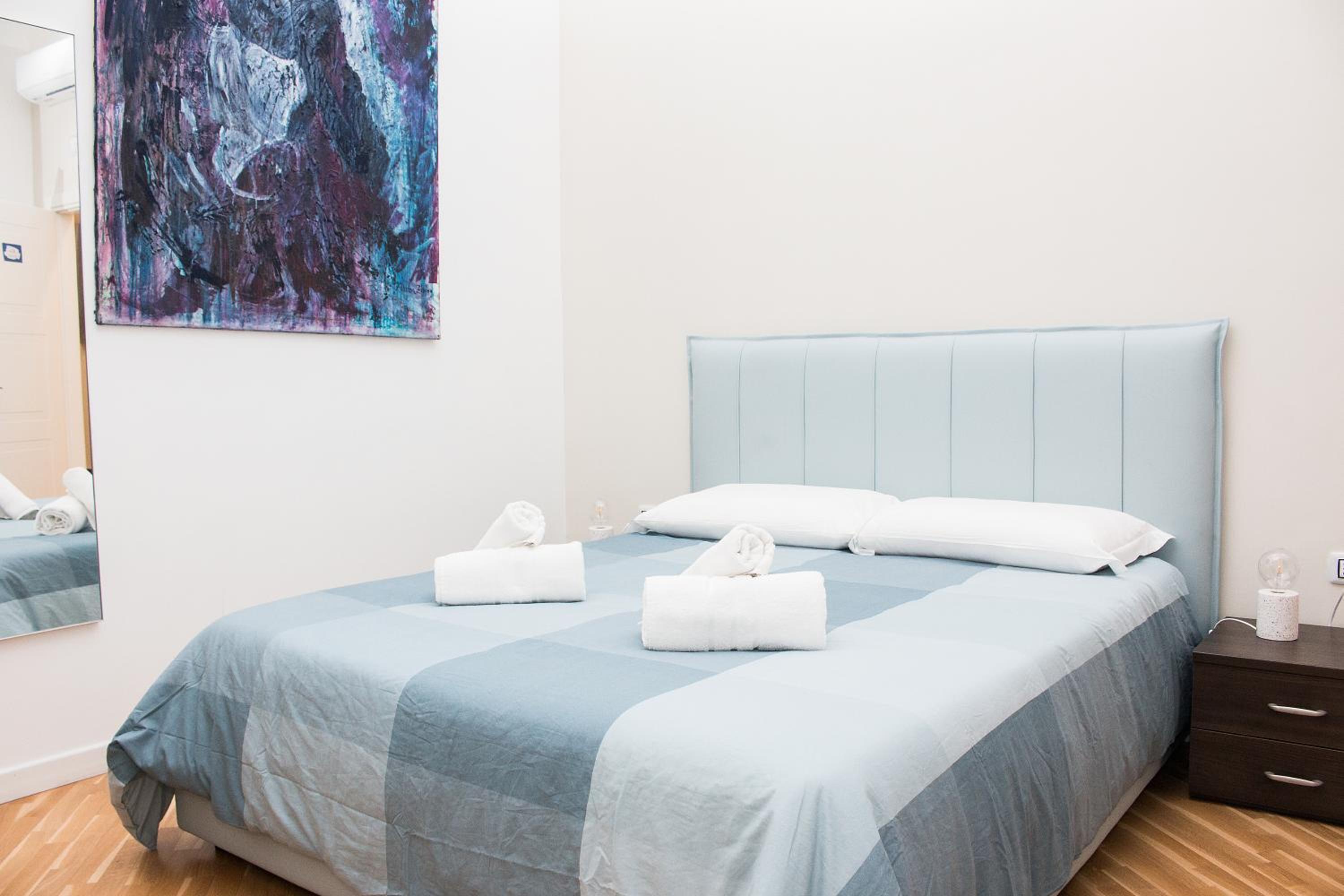 BARBAJA SUITES IN STREET TOLEDO 205