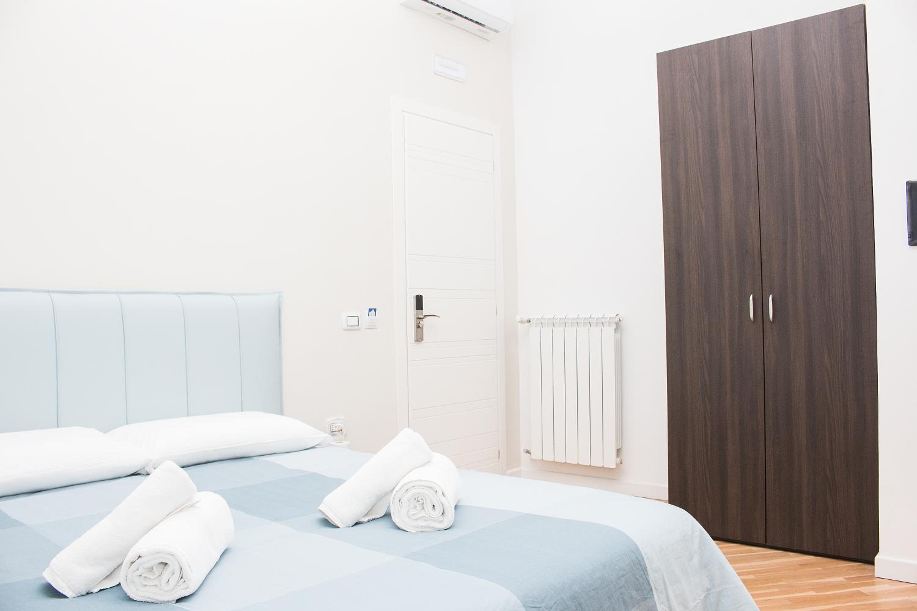 BARBAJA SUITES IN STREET TOLEDO 205