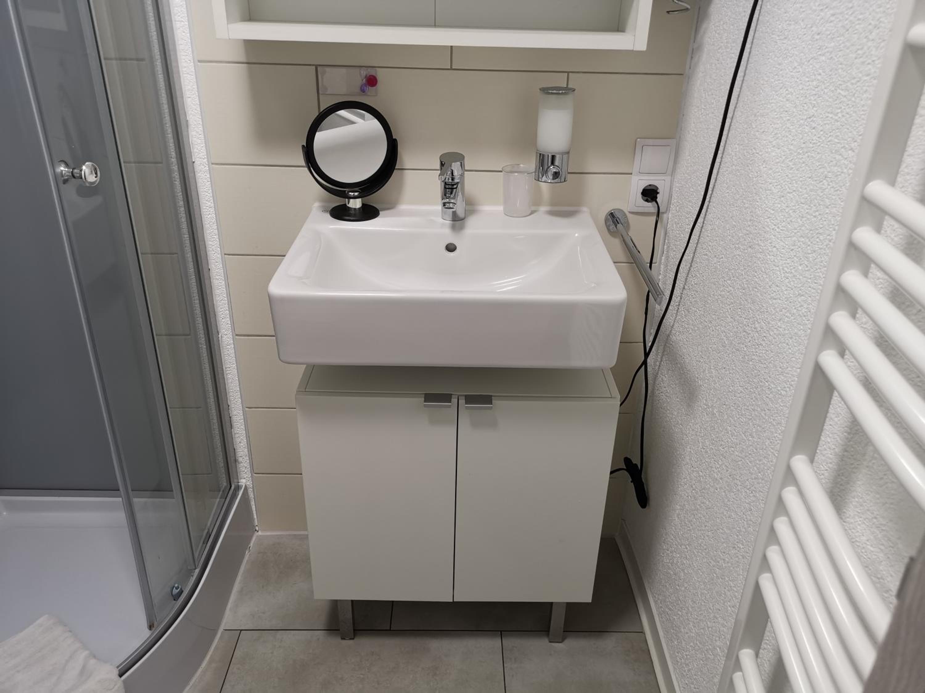 Ferienwohnung Olpe Biggesee en Olpe — bathroom