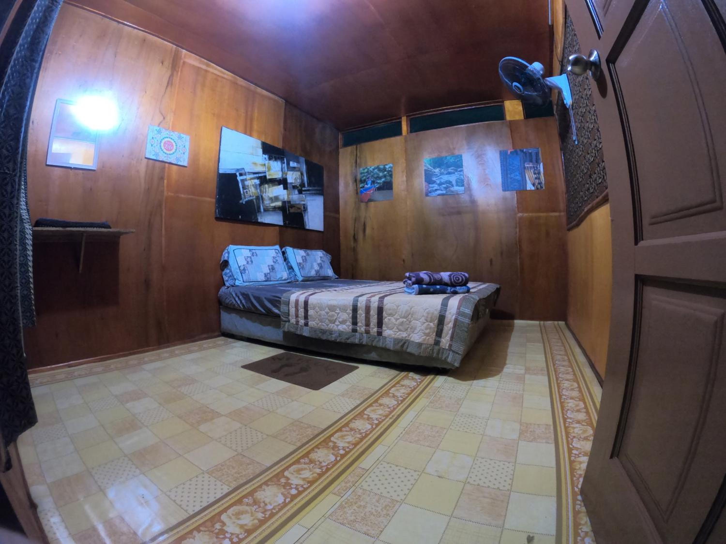 Tajau Laut Guesthouse photo 2