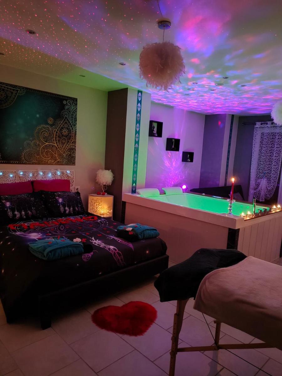 Loft avec Baignoire SPA LÉcrin Romantique view 5