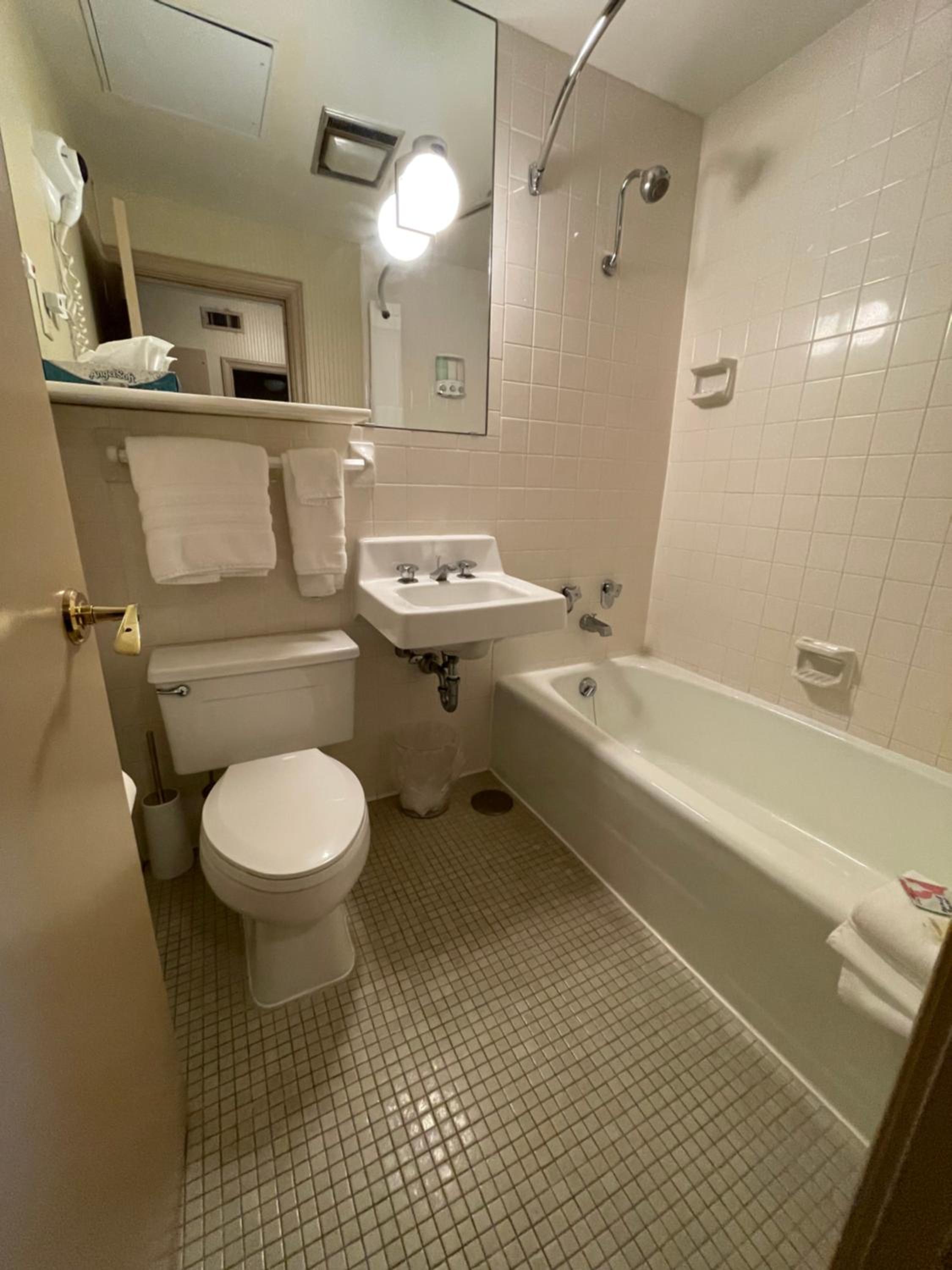 Bartlesville Vacations - Hotel Phillips - Property Image 32