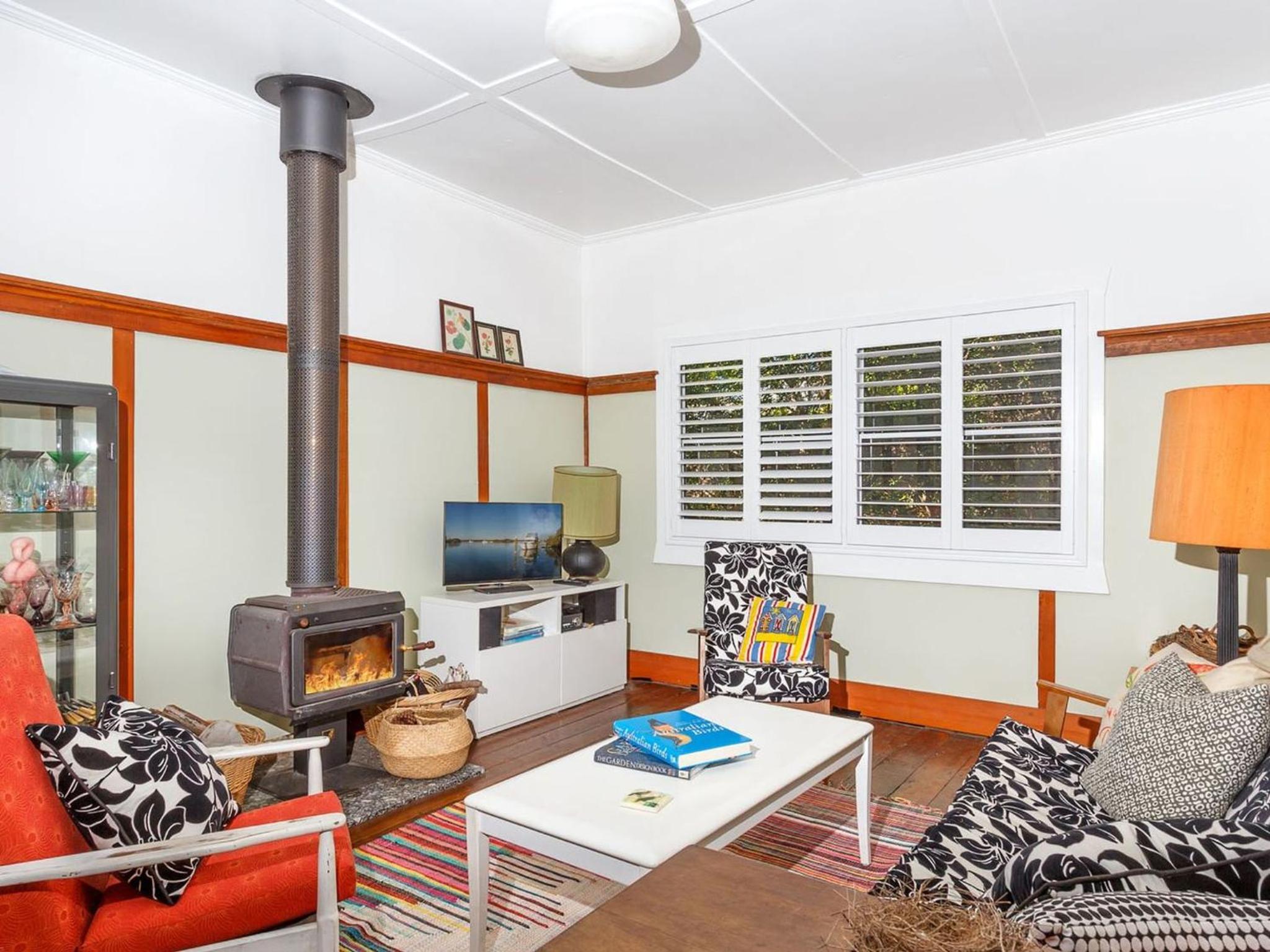 Witts Oasis Two traditional Tea Gardens cottages