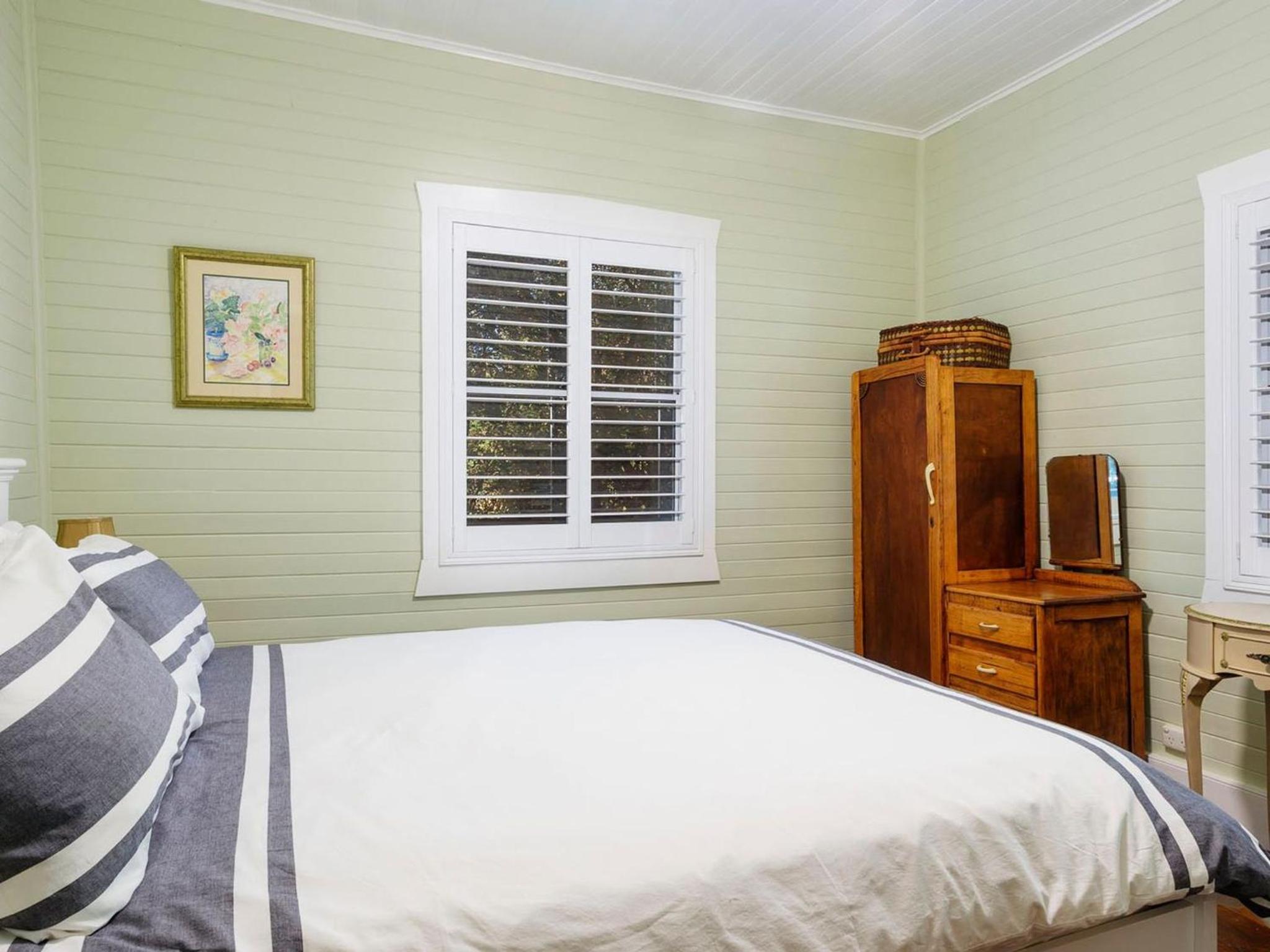 Witts Oasis Two traditional Tea Gardens cottages