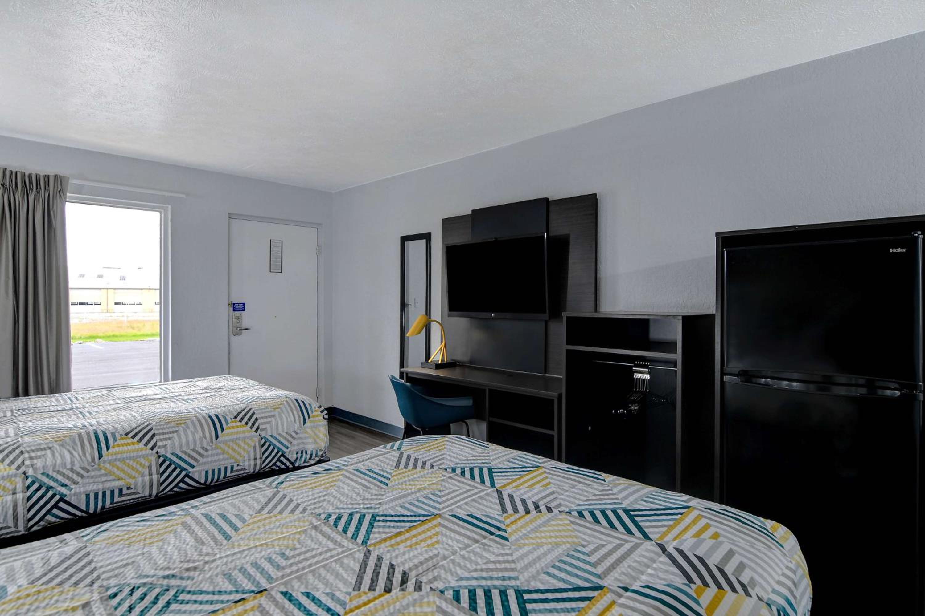 Meridian Vacations - Studio 6 Meridian, MS Bonita Lakes - Property Image 20