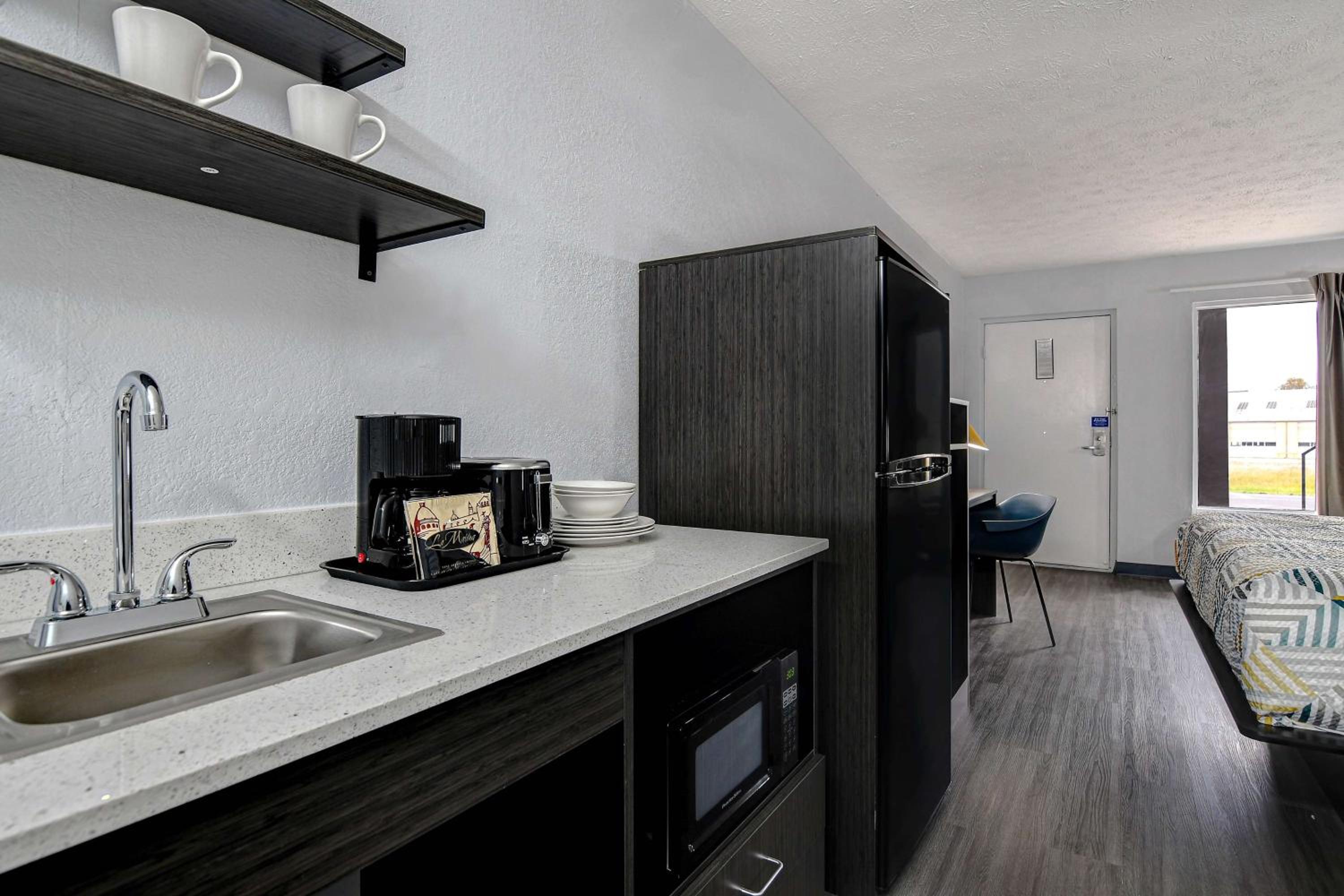 Meridian Vacations - Studio 6 Meridian, MS Bonita Lakes - Property Image 10