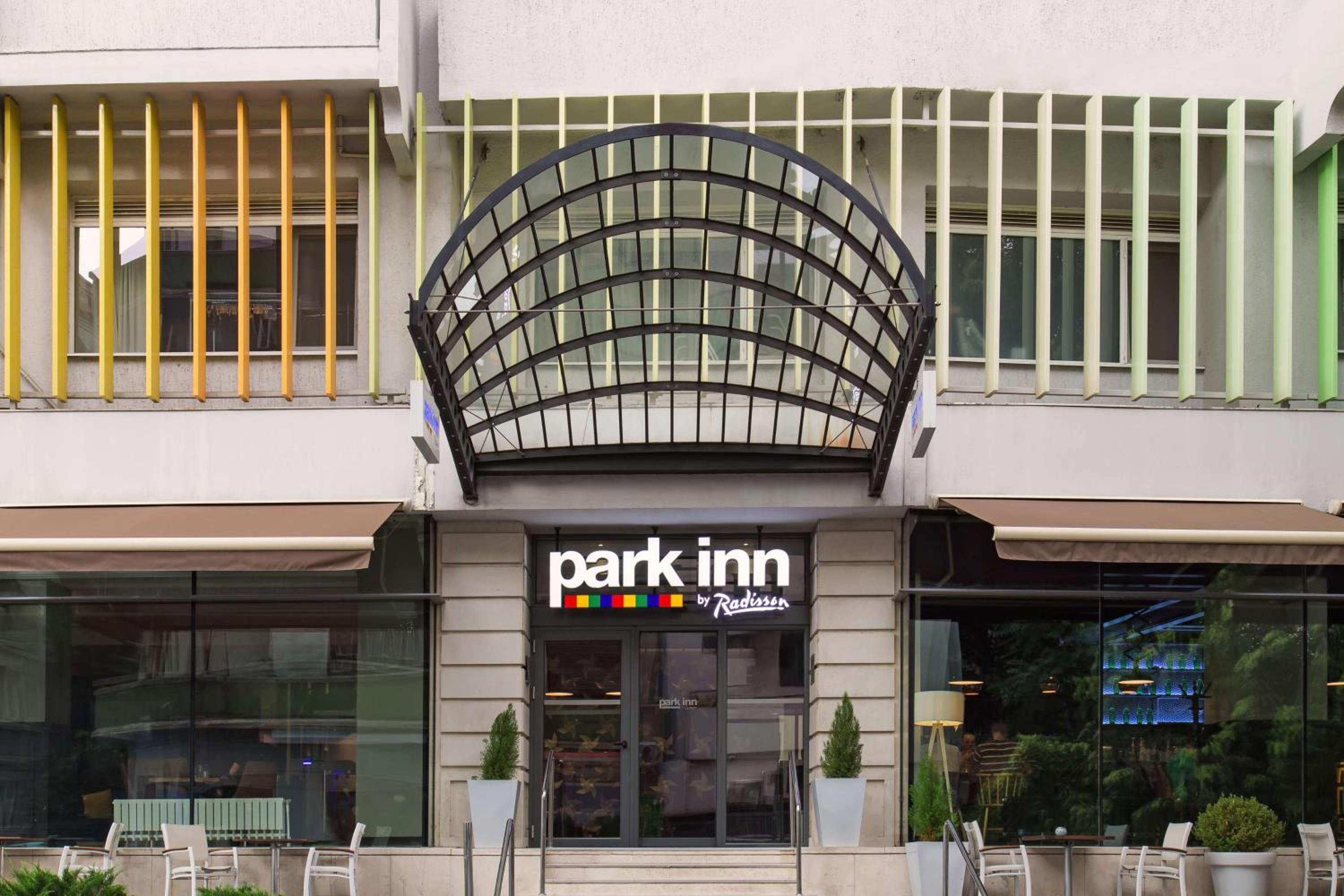 Hotel Park Inn by Radisson Bucharest Hotel & Residence - Image 1