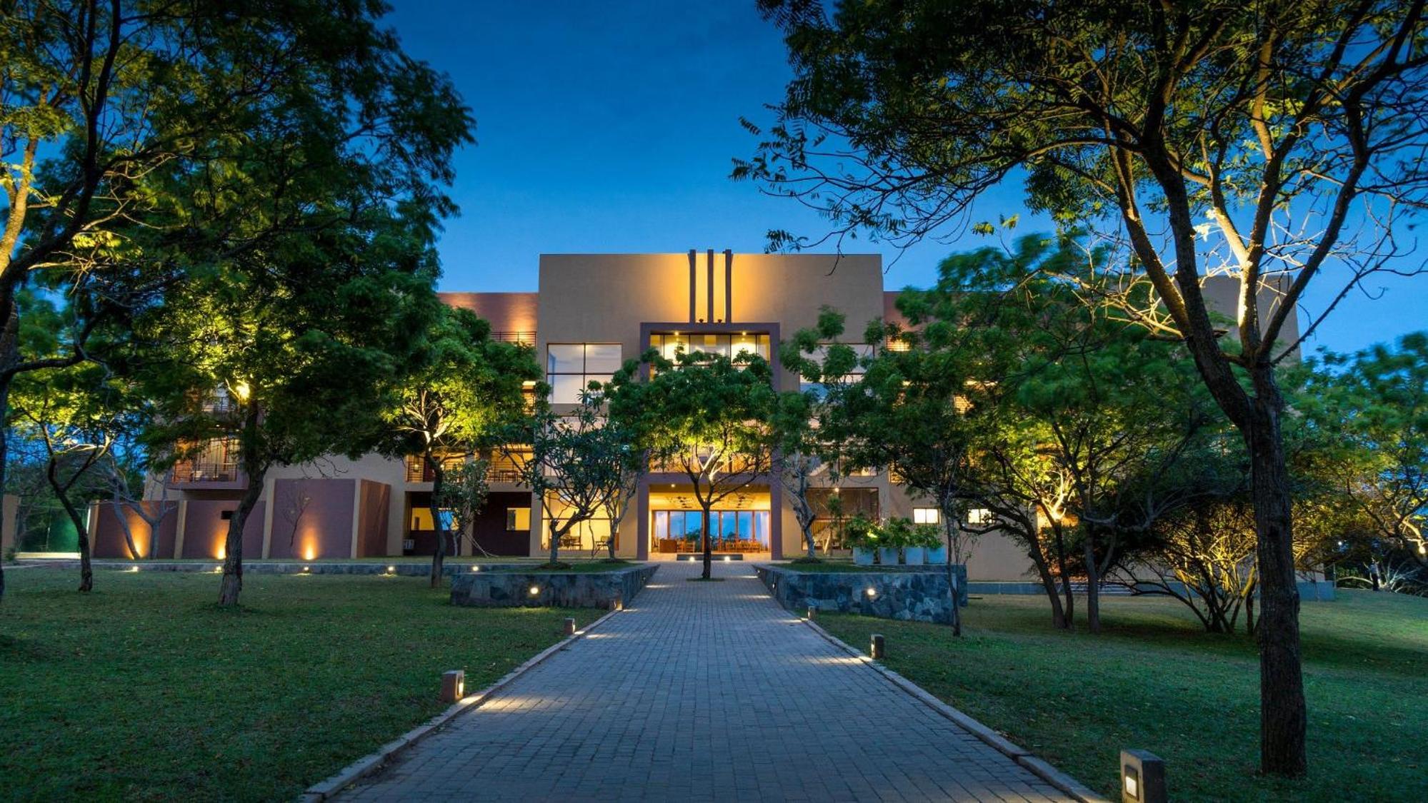 Hotel Sooriya Resort & Spa - Image 1