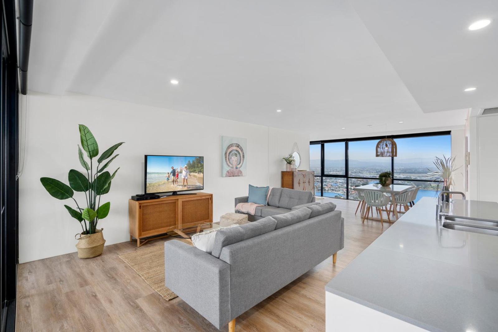Circle on Cavill 2, 3, 4 & 5 Bedroom SkyHomes & SUB PENTHOUSES by Gold Coast Holidays