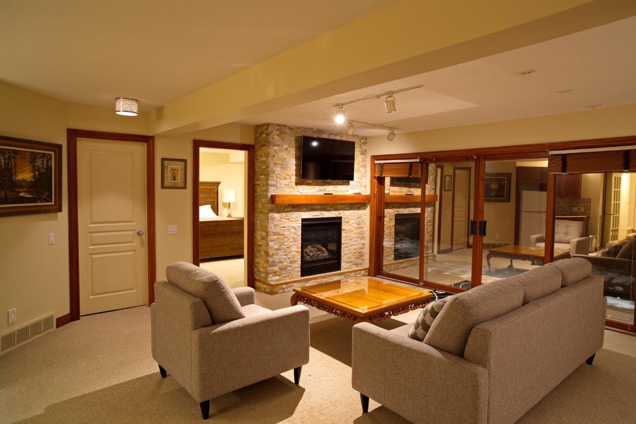 Honeymoon Suite