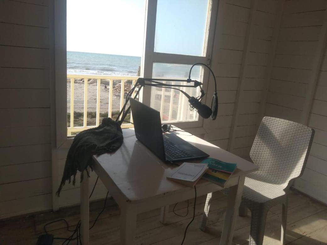 La Casa Amarilla (Sobre las playas del mar Caribe)