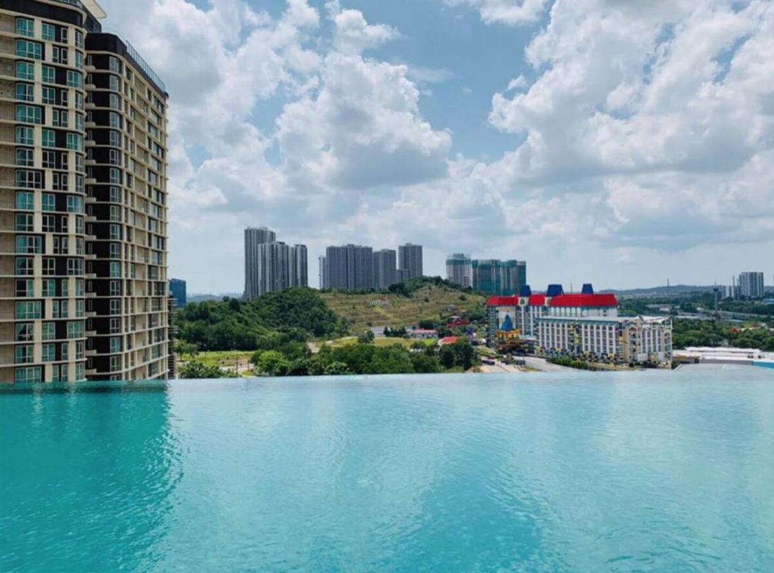 D'Pristine Medini by Stayrene