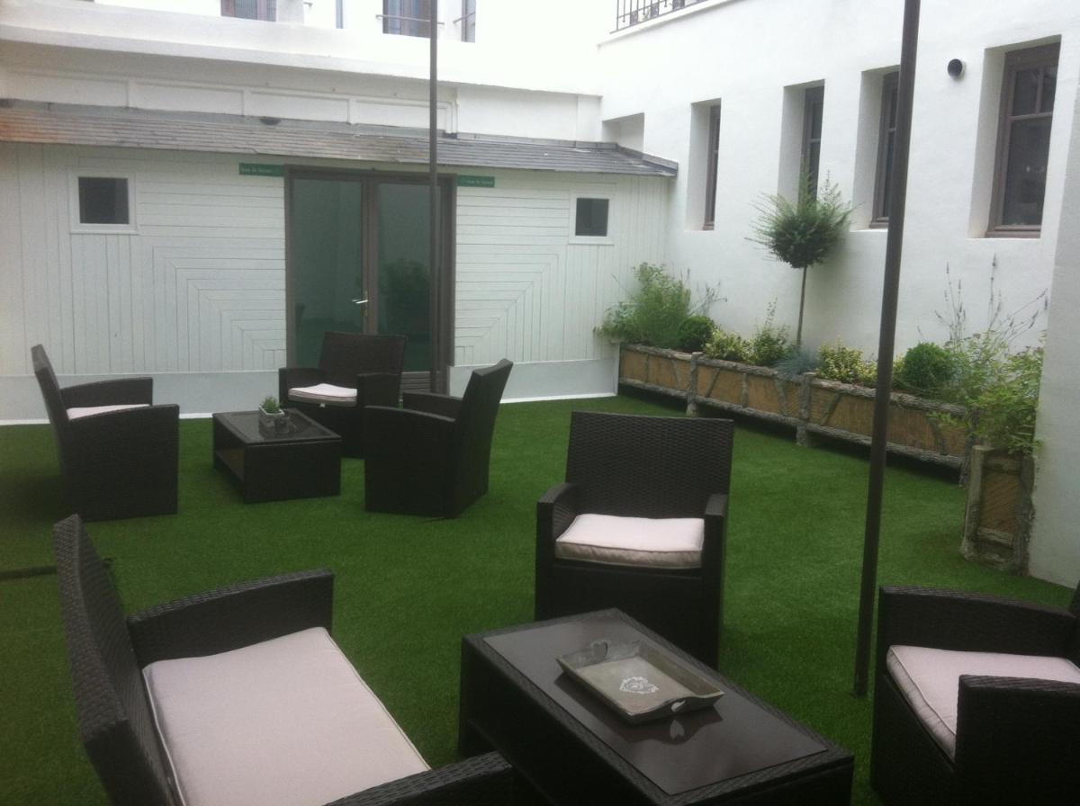 outdoor BBQ area