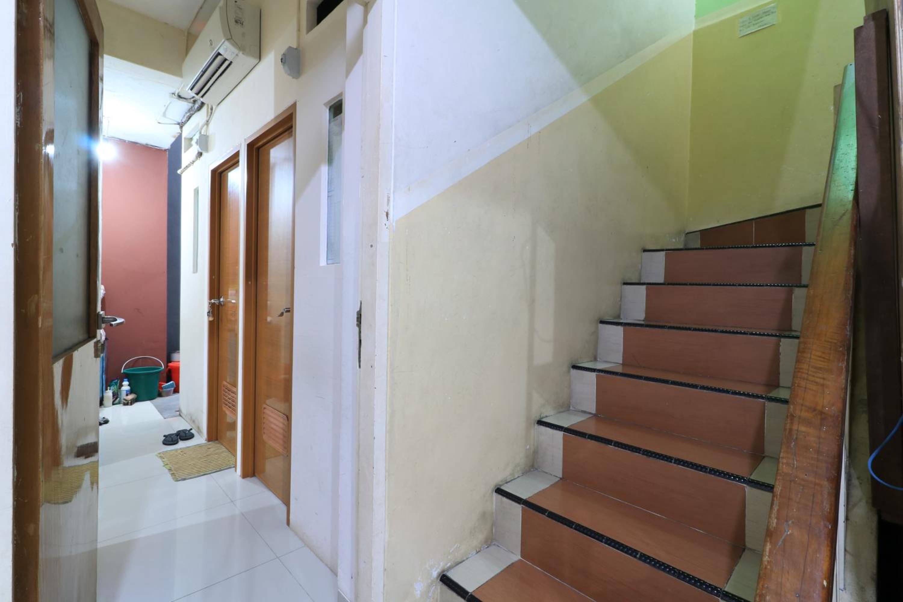 Eiffel Residence Batu Tulis 37 - Female Only view 5