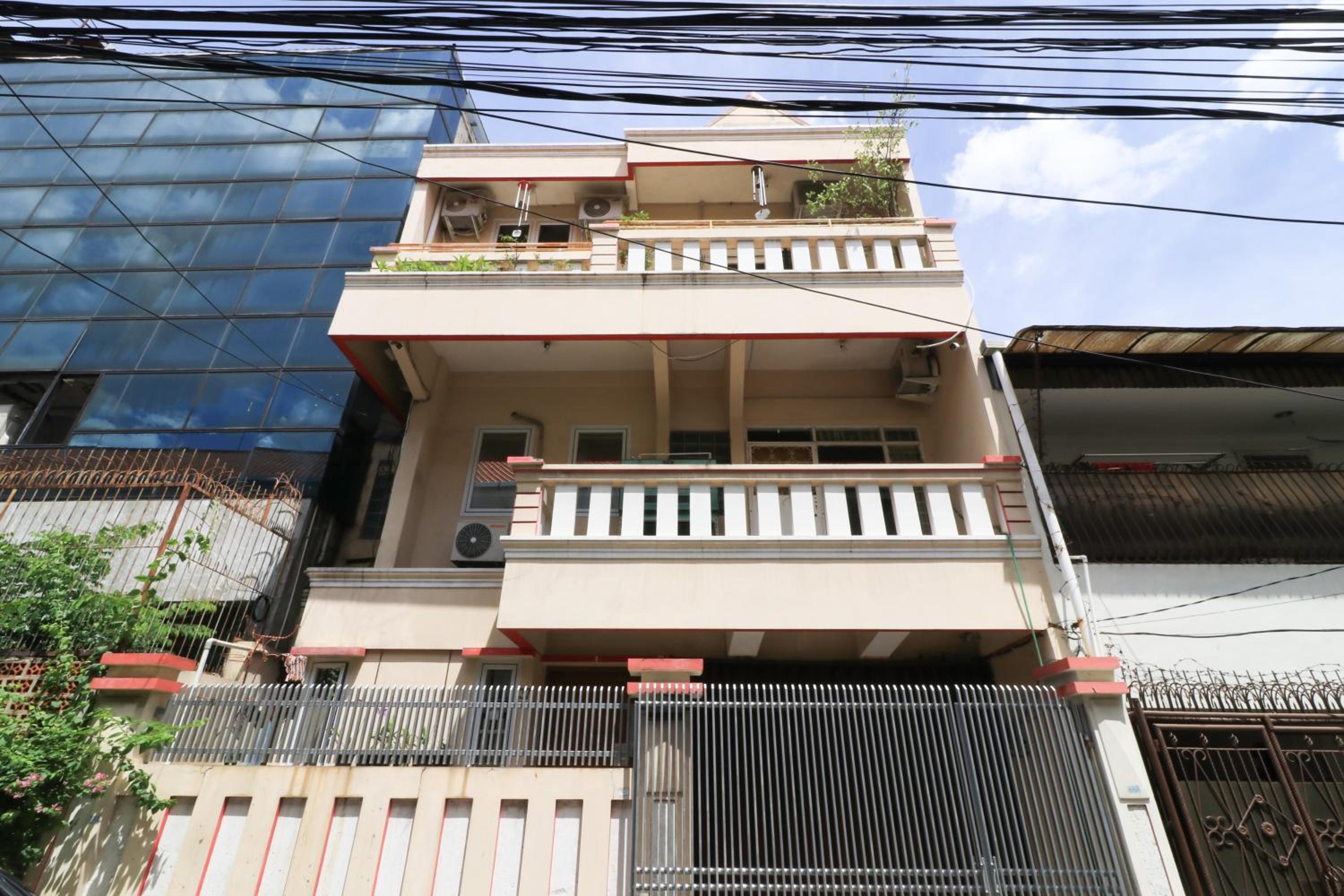 Eiffel Residence Batu Tulis 37 - Female Only view 2