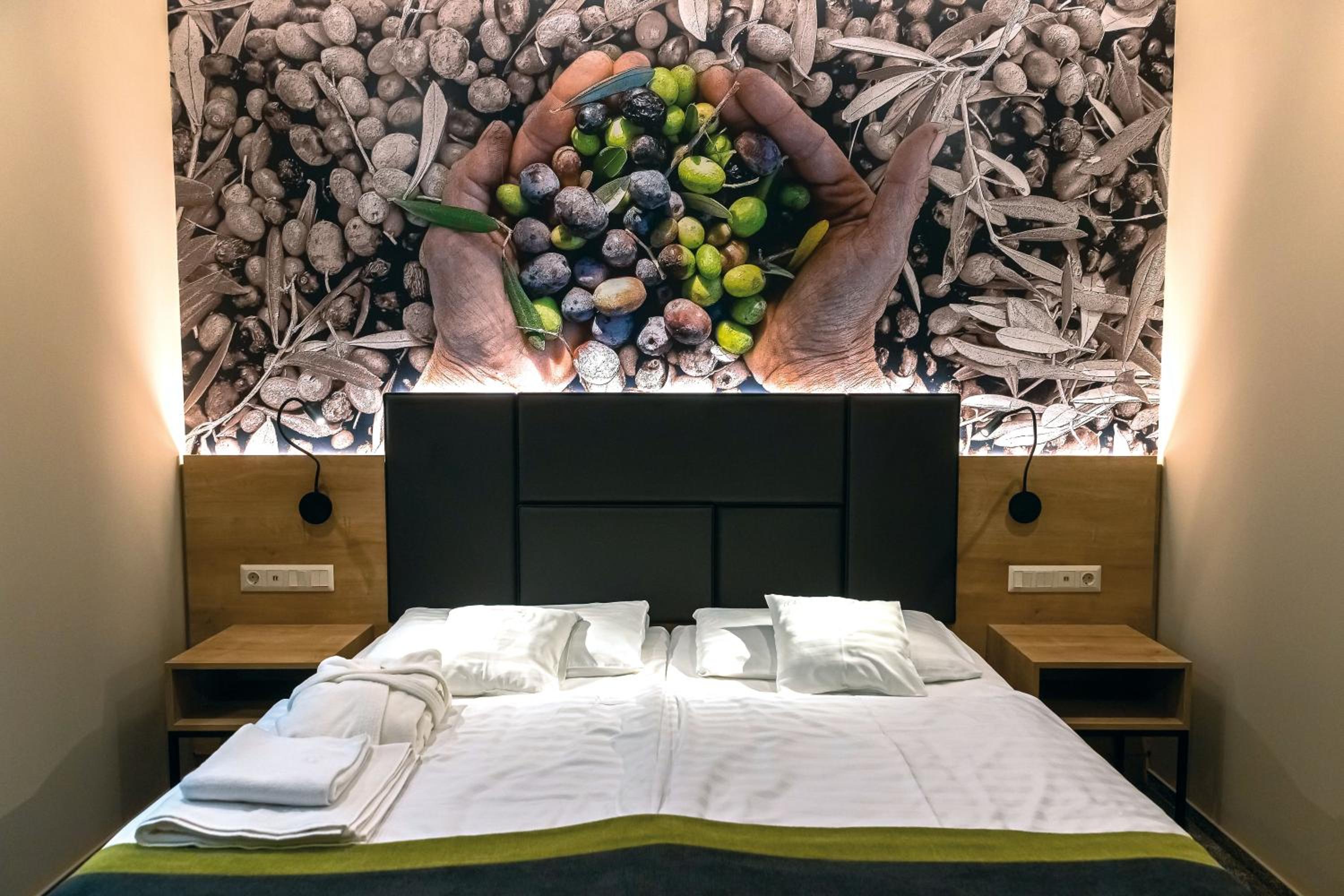 Hotel Oliva Hotel - Image 1