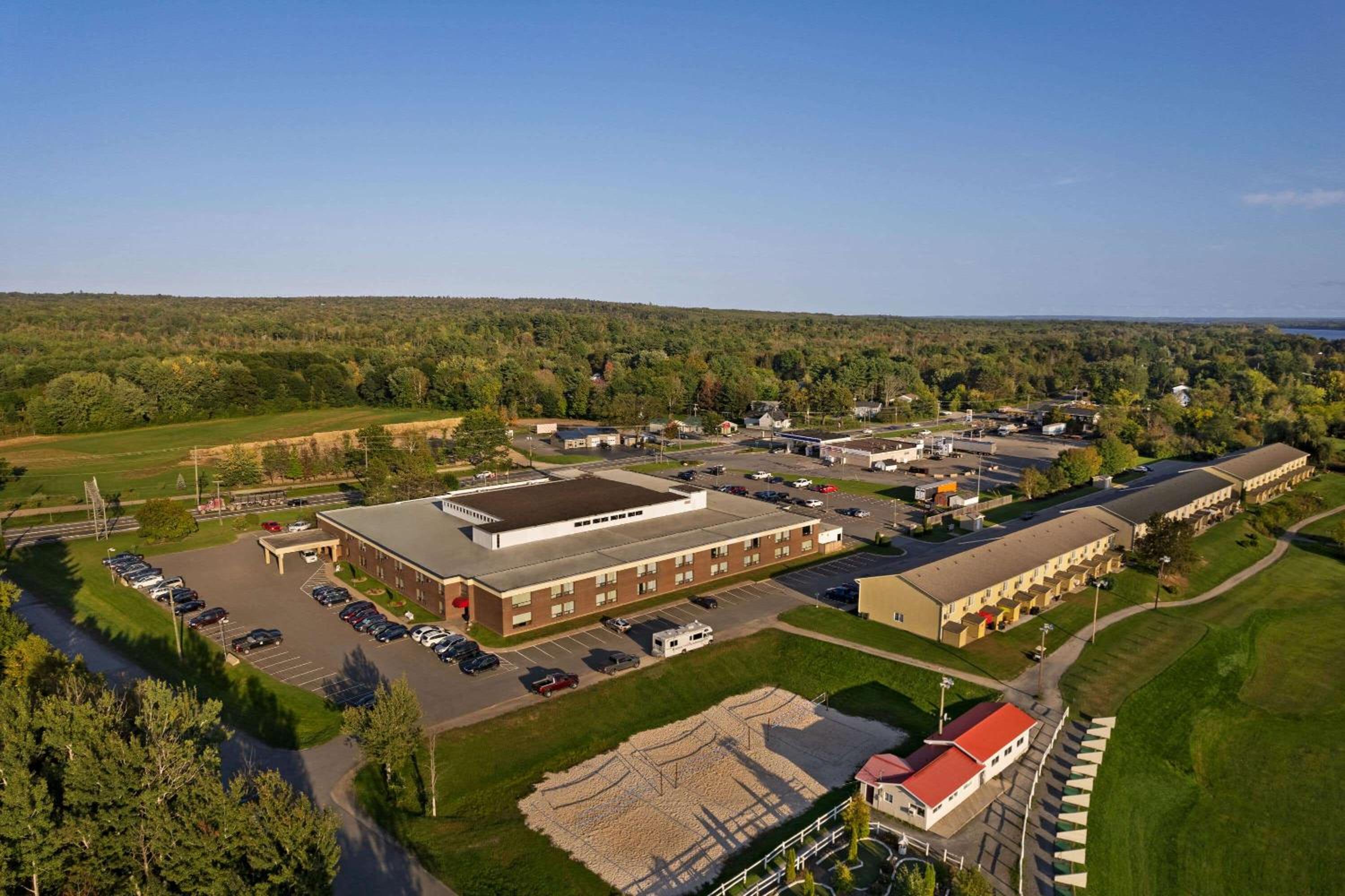 Fredericton Vacations - Ramada by Wyndham Fredericton - Property Image 2