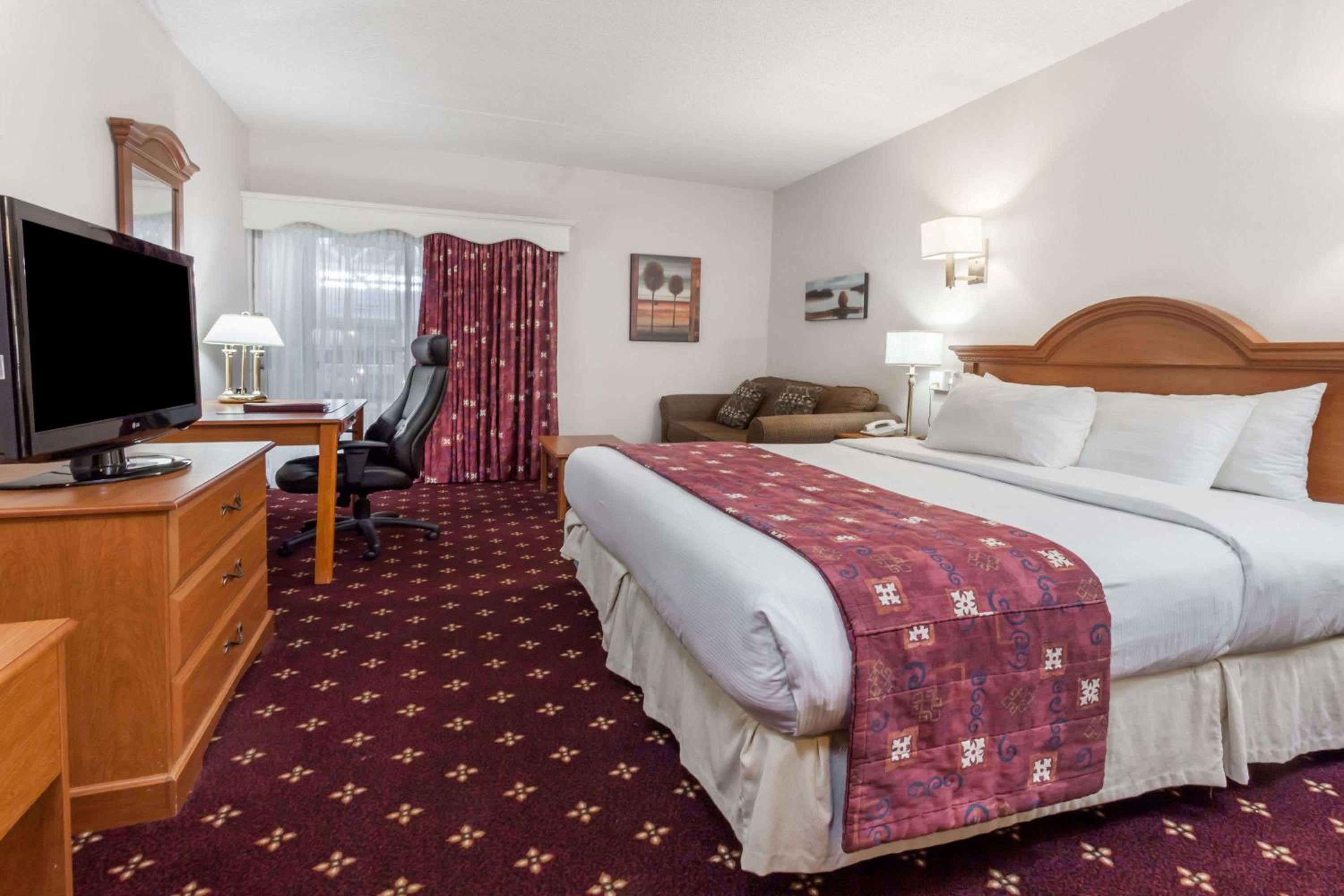 Fredericton Vacations - Ramada by Wyndham Fredericton - Property Image 2