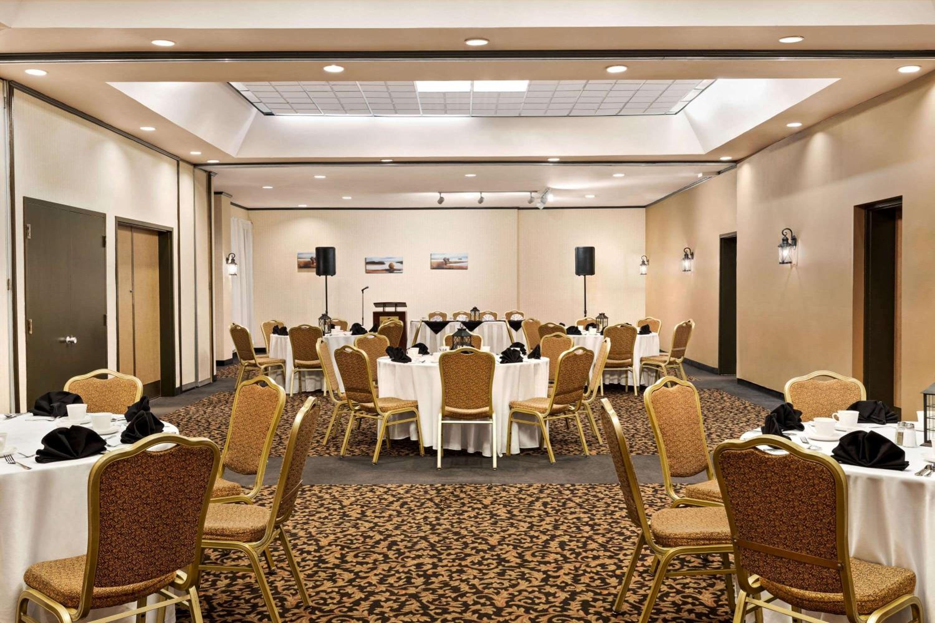 Fredericton Vacations - Ramada by Wyndham Fredericton - Property Image 1