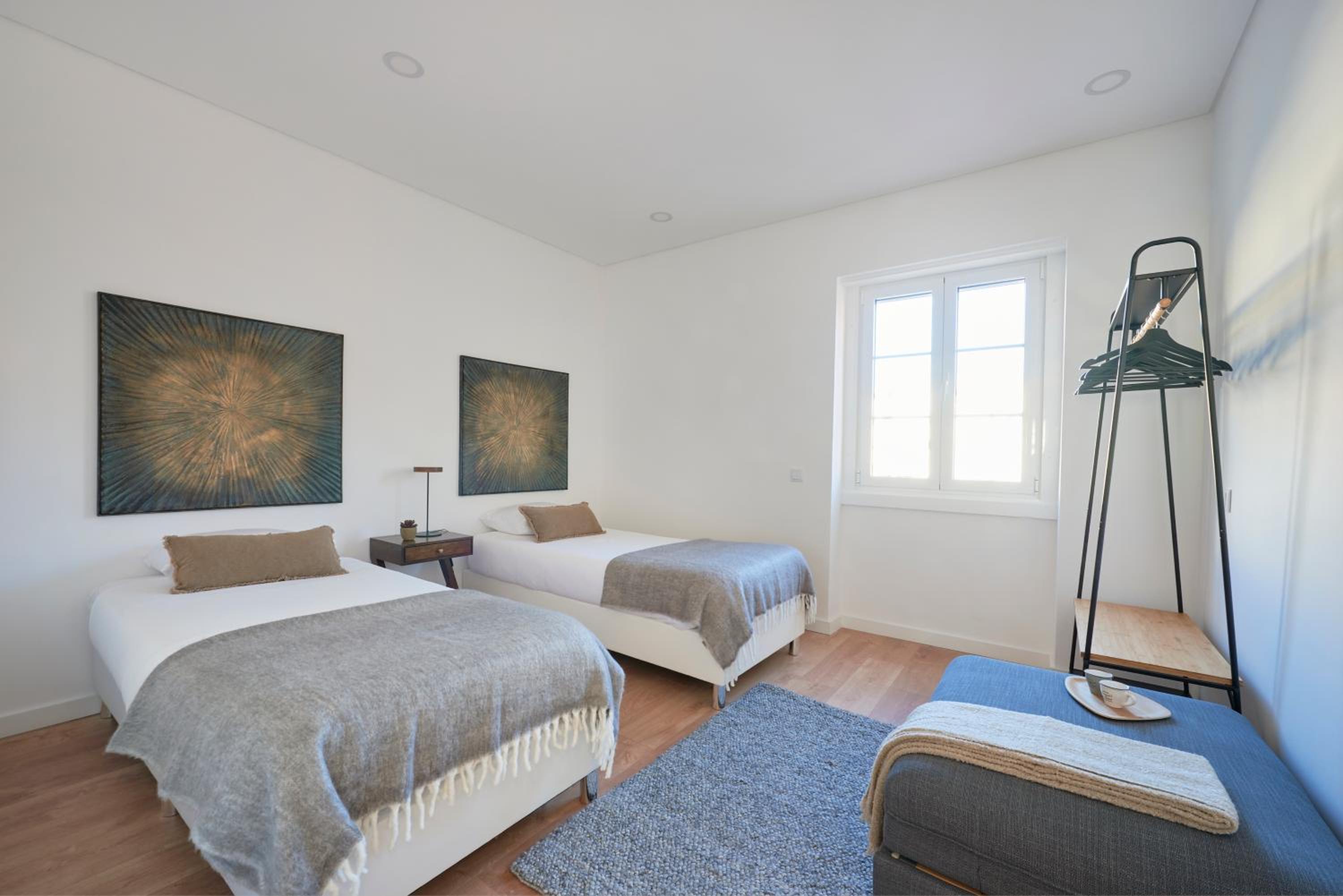 Deluxe Apt at Amazing Prime Location, By TimeCooler view 3