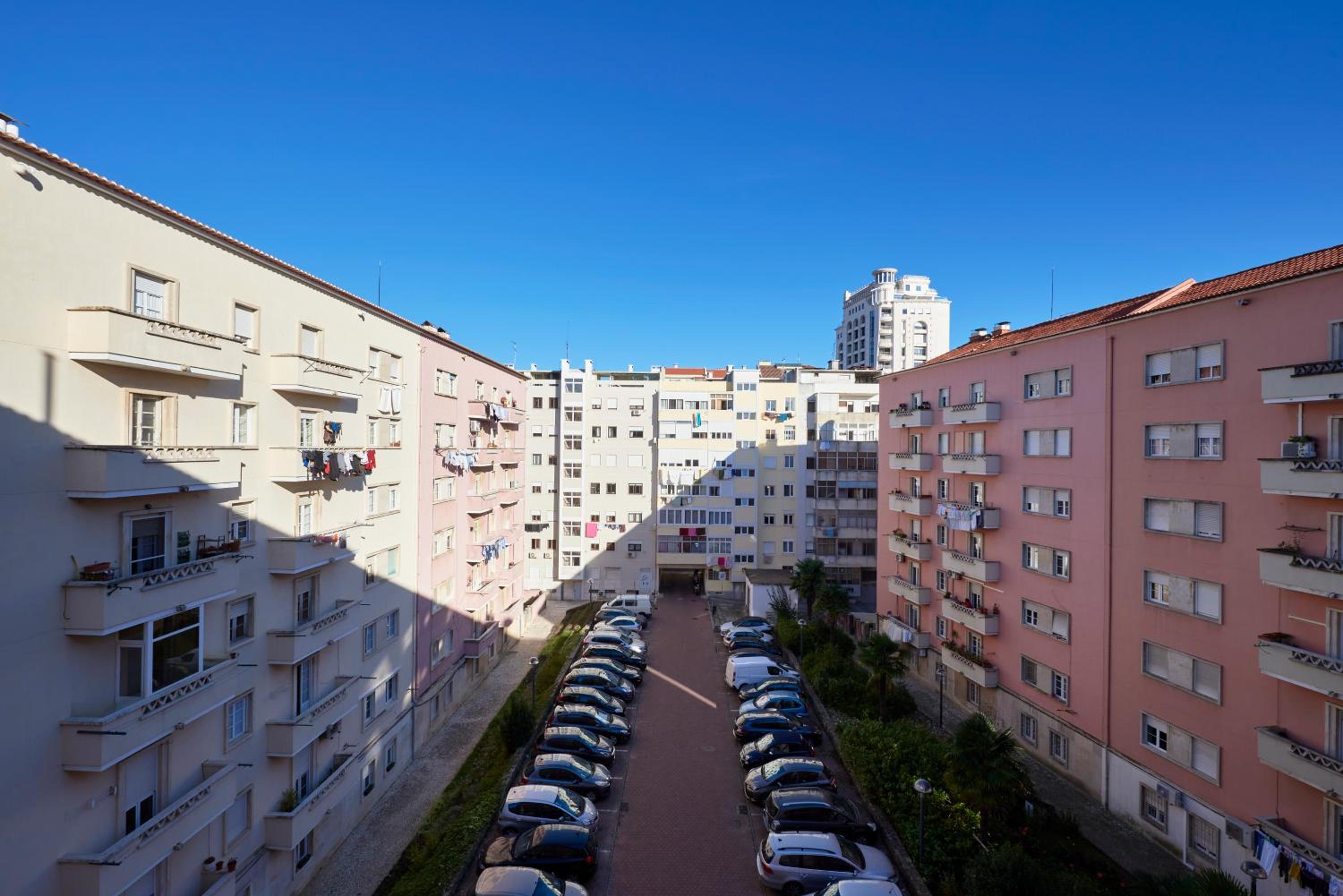 Deluxe Apt at Amazing Prime Location, By TimeCooler view 4