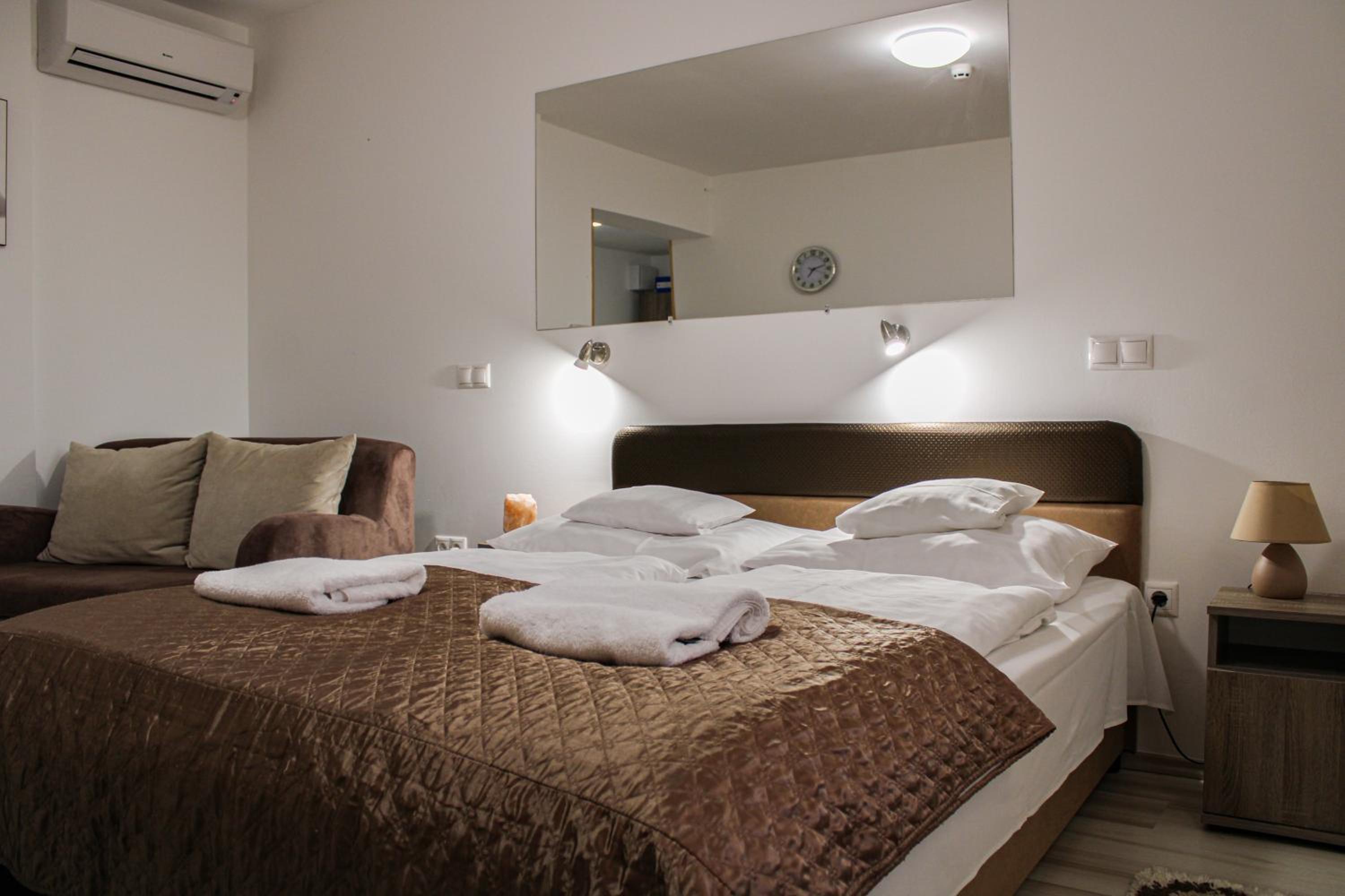 Ferzs Apartman Egerszalók view 4