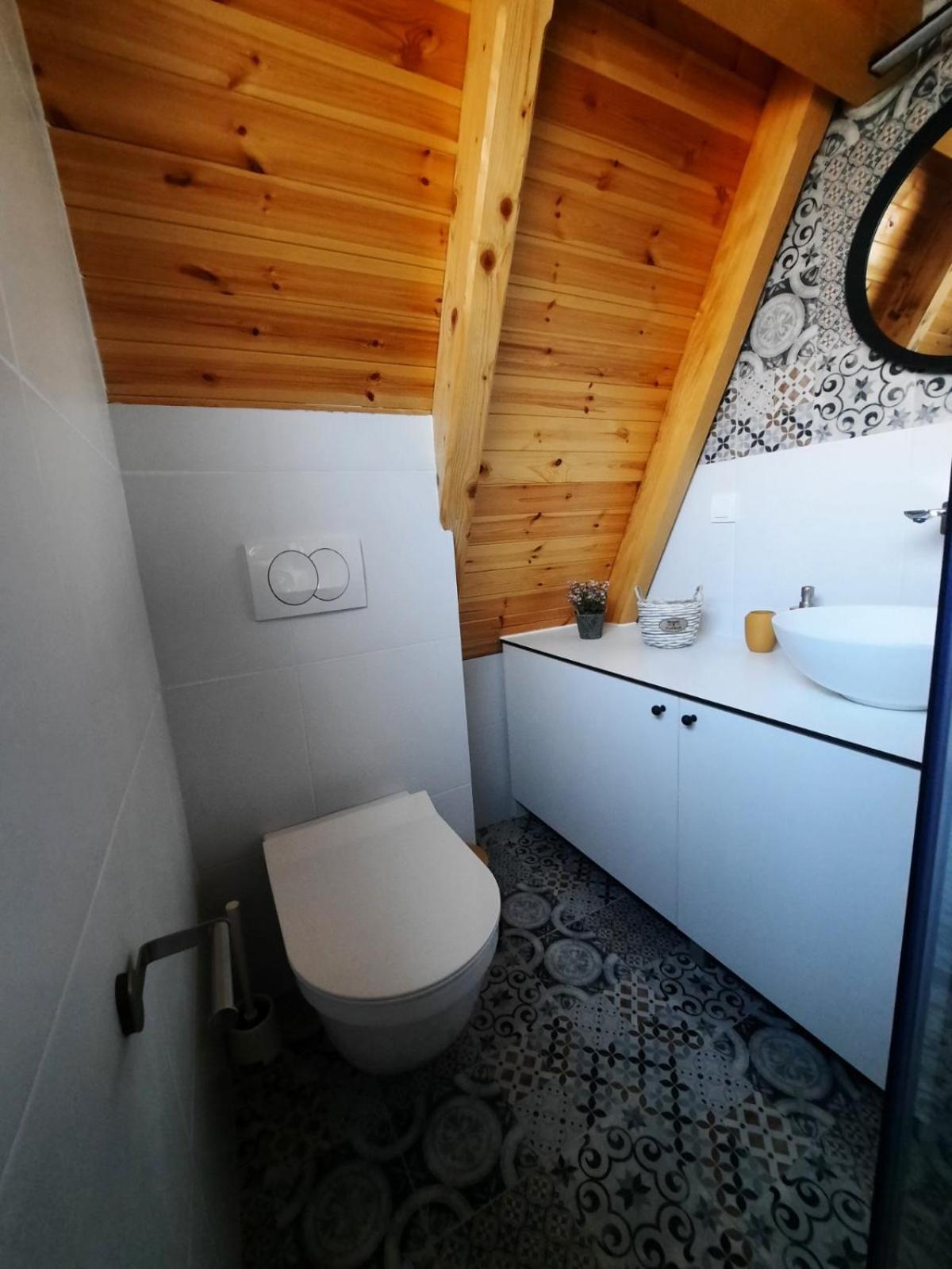 Cool House and Pool, Banja Vrujci