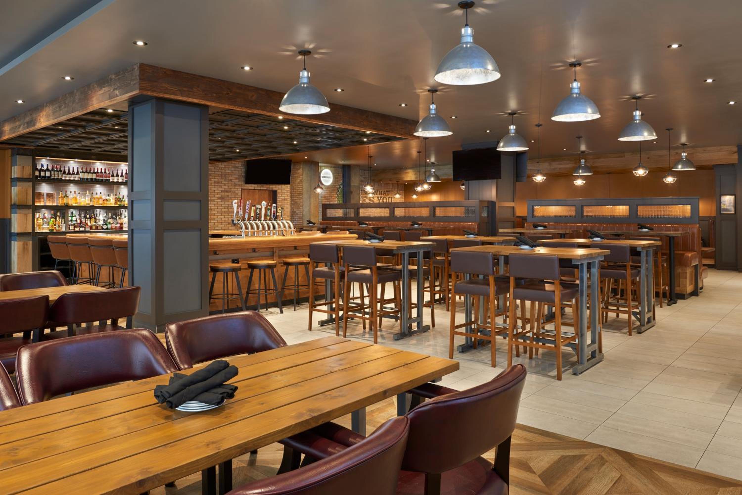 Windsor Vacations - Four Points by Sheraton Windsor Downtown - Property Image 5