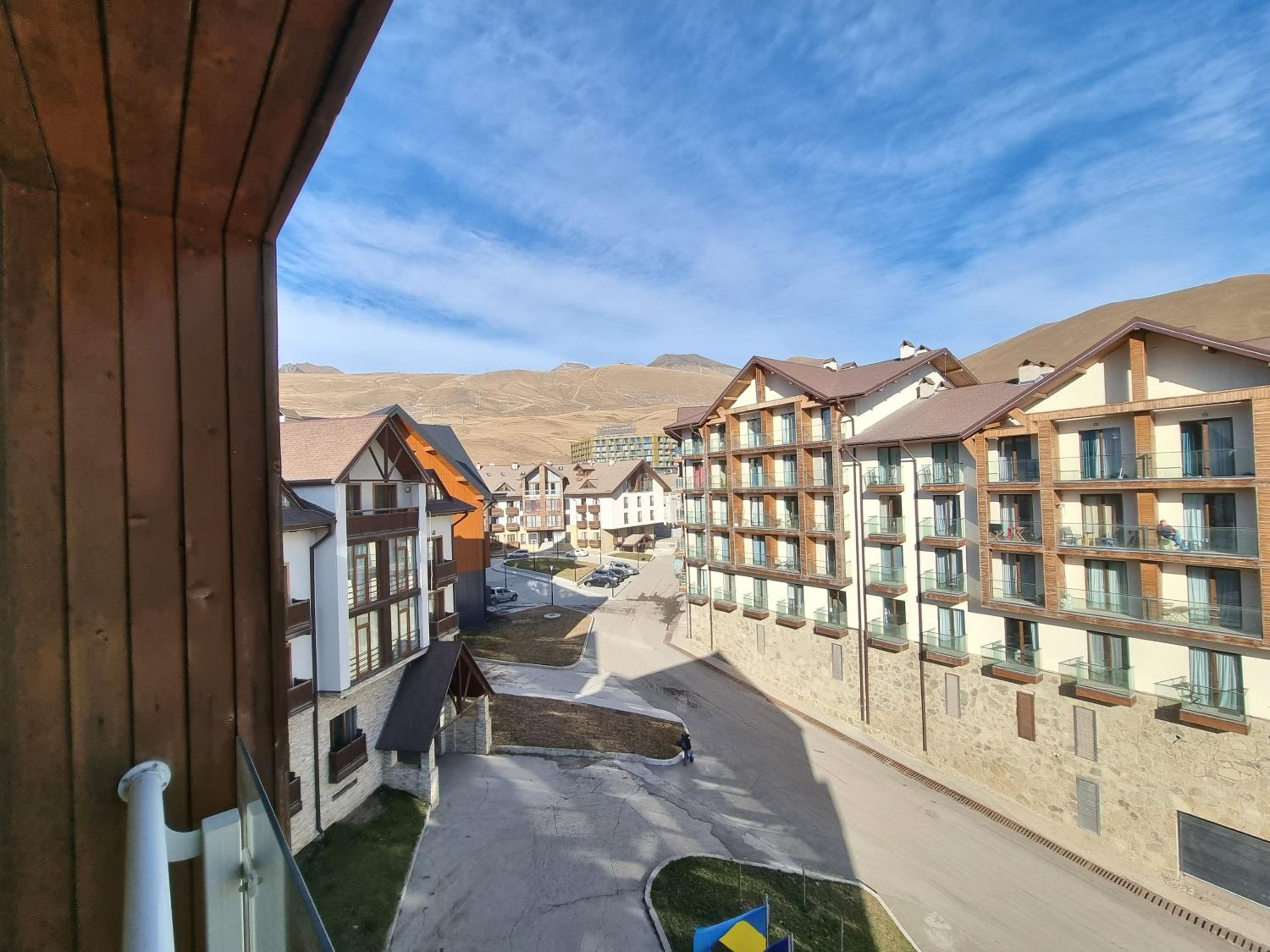 Apartment for 8 in New Gudauri