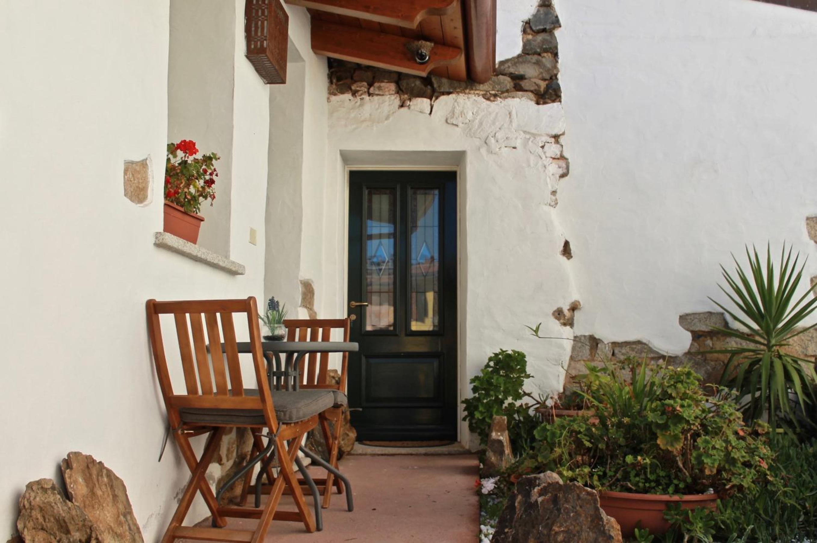 Holiday Mandrolisai DOC view 3
