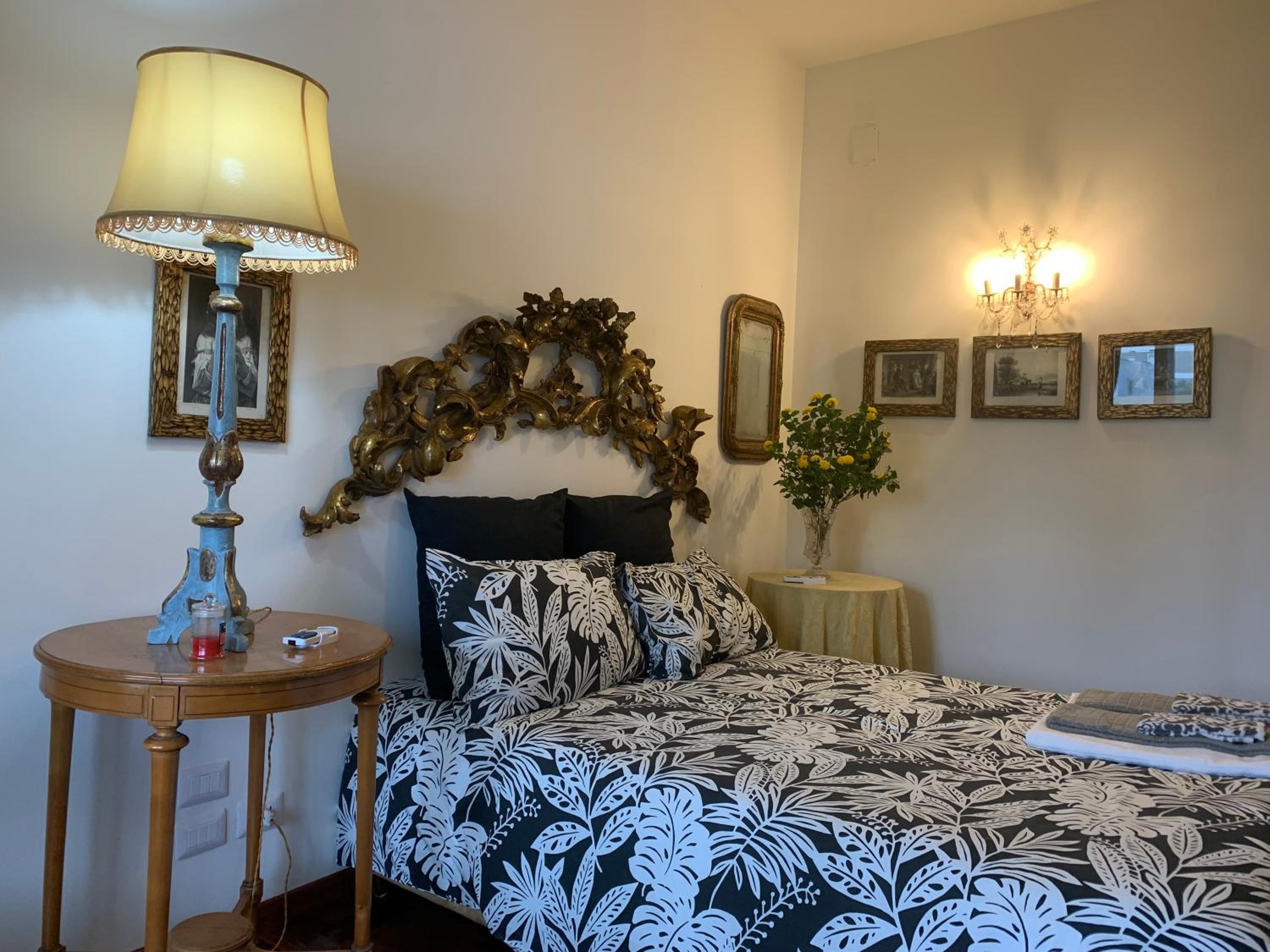 La Casa di Emanuella - Rooms & International Suites view 2