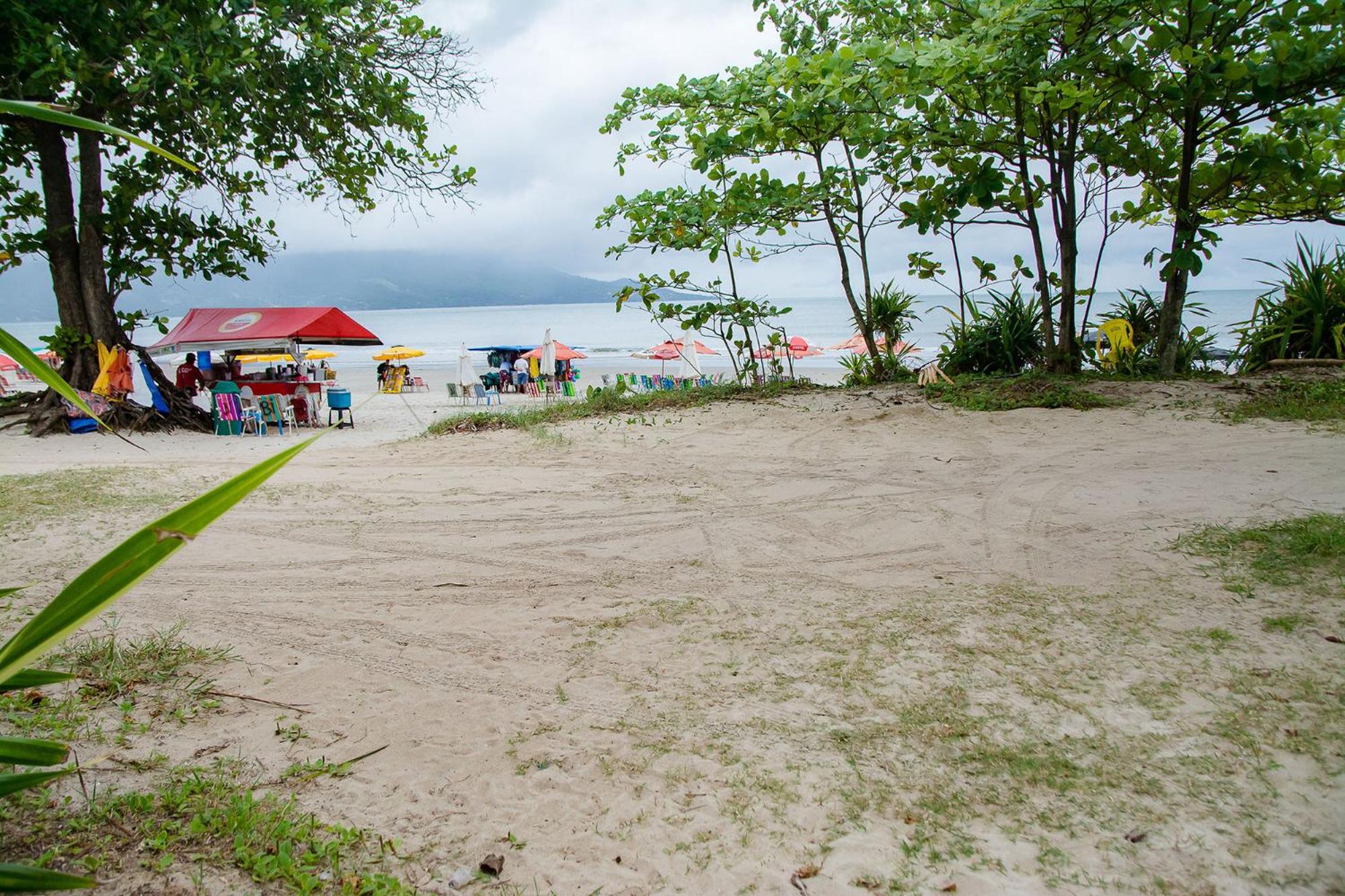 Incrível casa pé na areia com Wi-Fi em Guaeca-SP