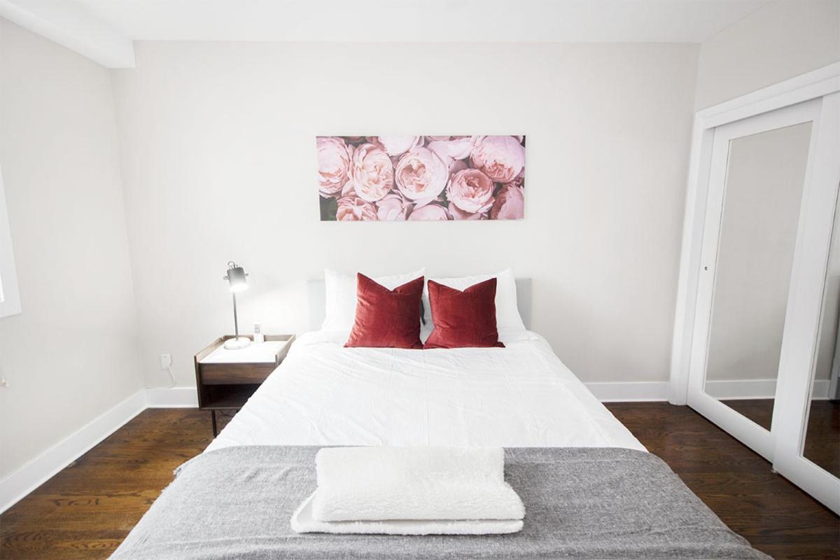 2-bedroom Suite on Corydon Ave, parking included! view 3