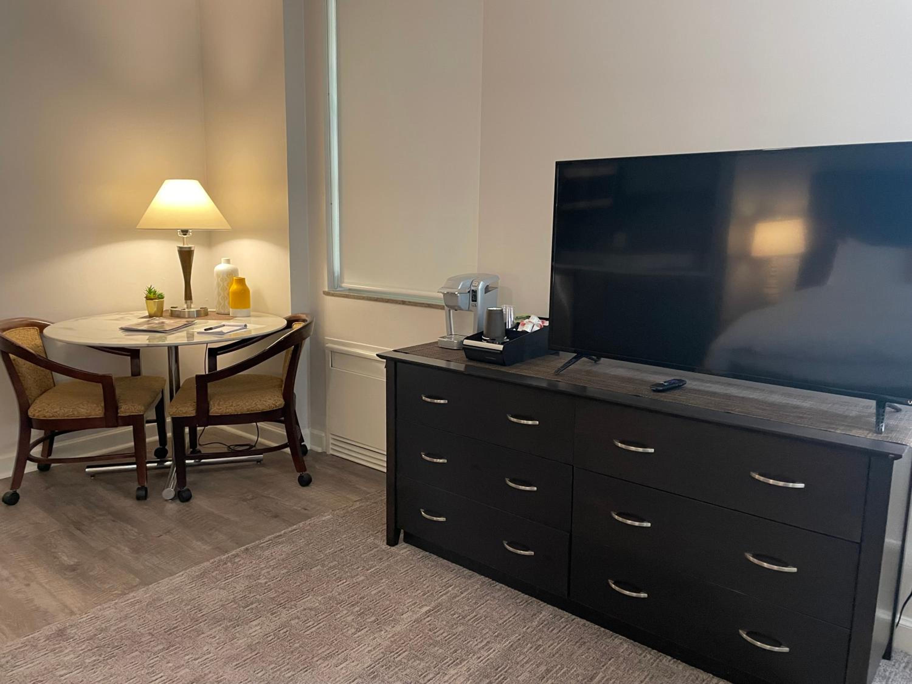 Bartlesville Vacations - Hotel Phillips - Property Image 26