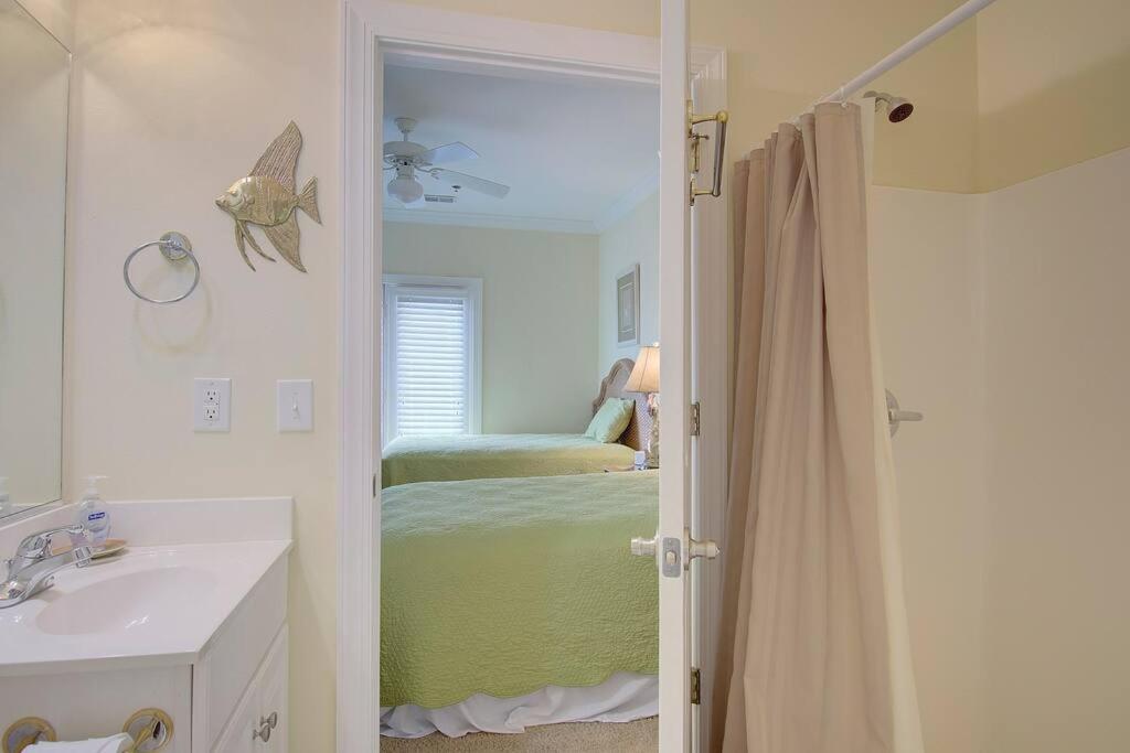 Oceanview 4BR/4BA Condo, Steps to Beach/Pool view 3