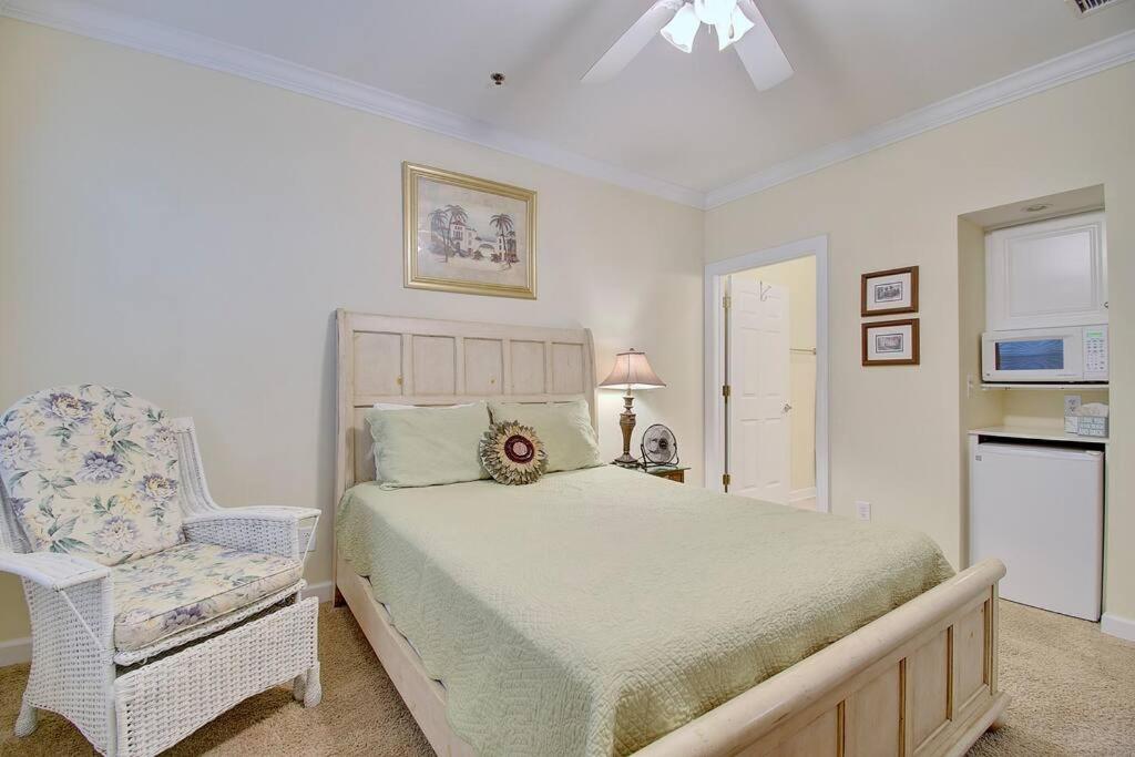 Oceanview 4BR/4BA Condo, Steps to Beach/Pool view 4