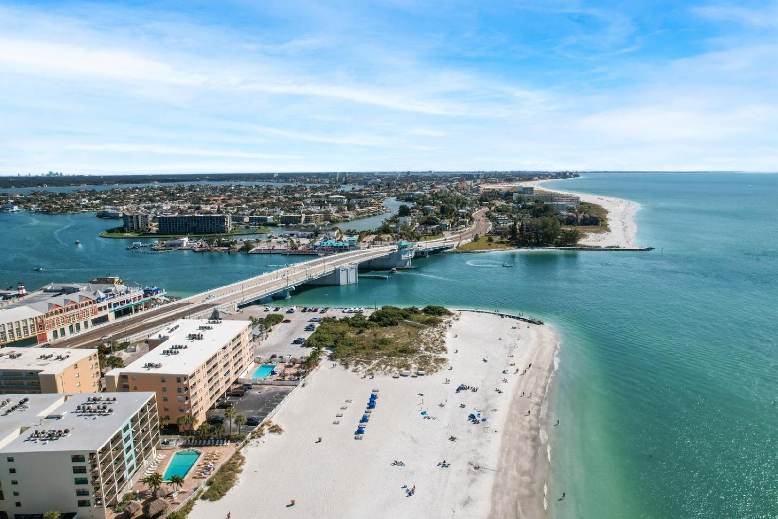 Direct Beachfront 1b 1b Corner - Sandy Shores #501