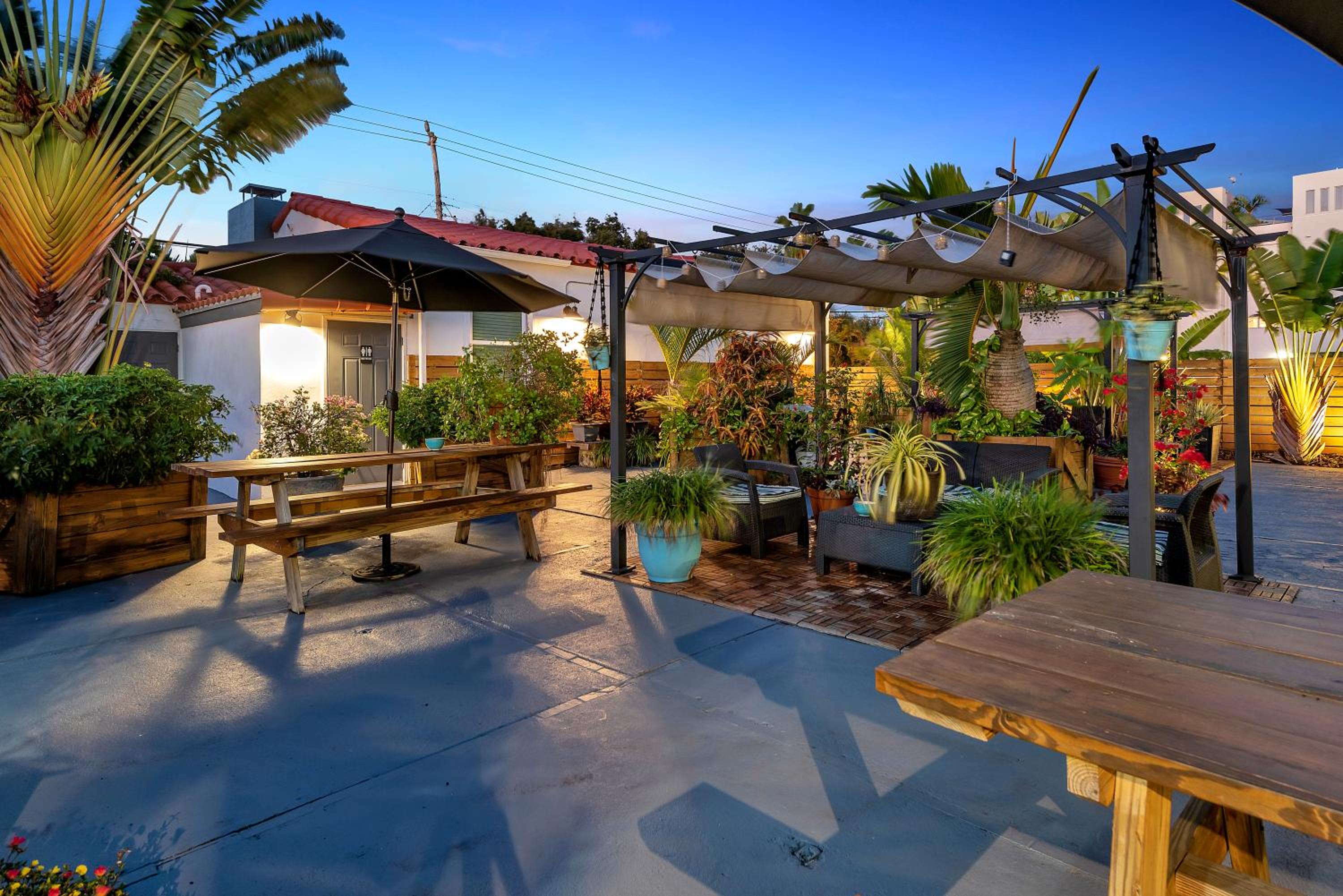 Oasis Hotel