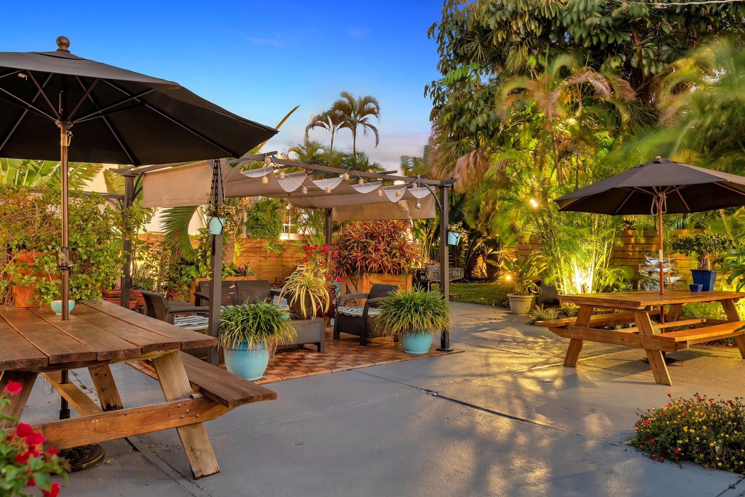 Oasis Hotel