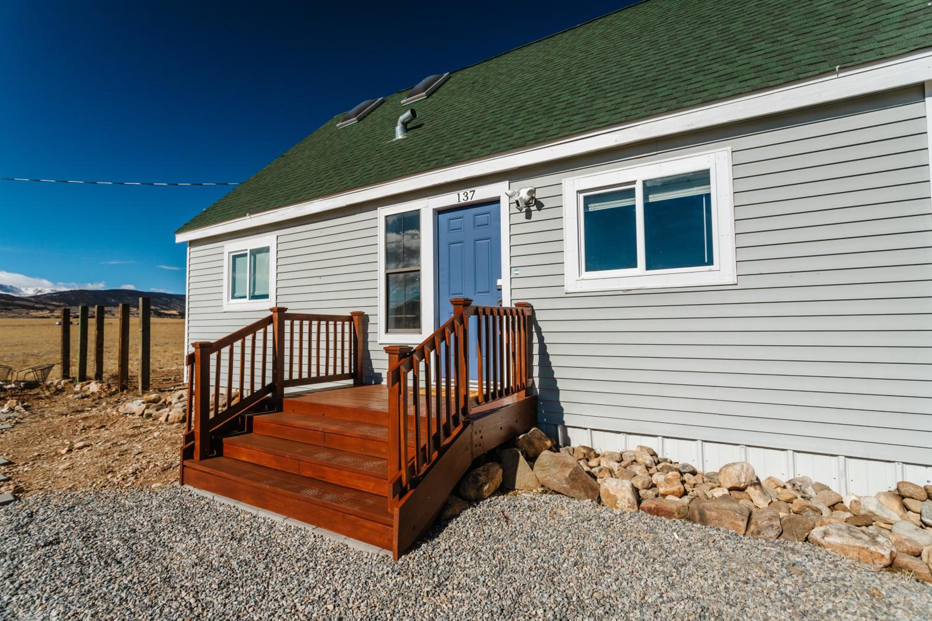 Cozy and Quiet near Breckenridge with Mountain Views