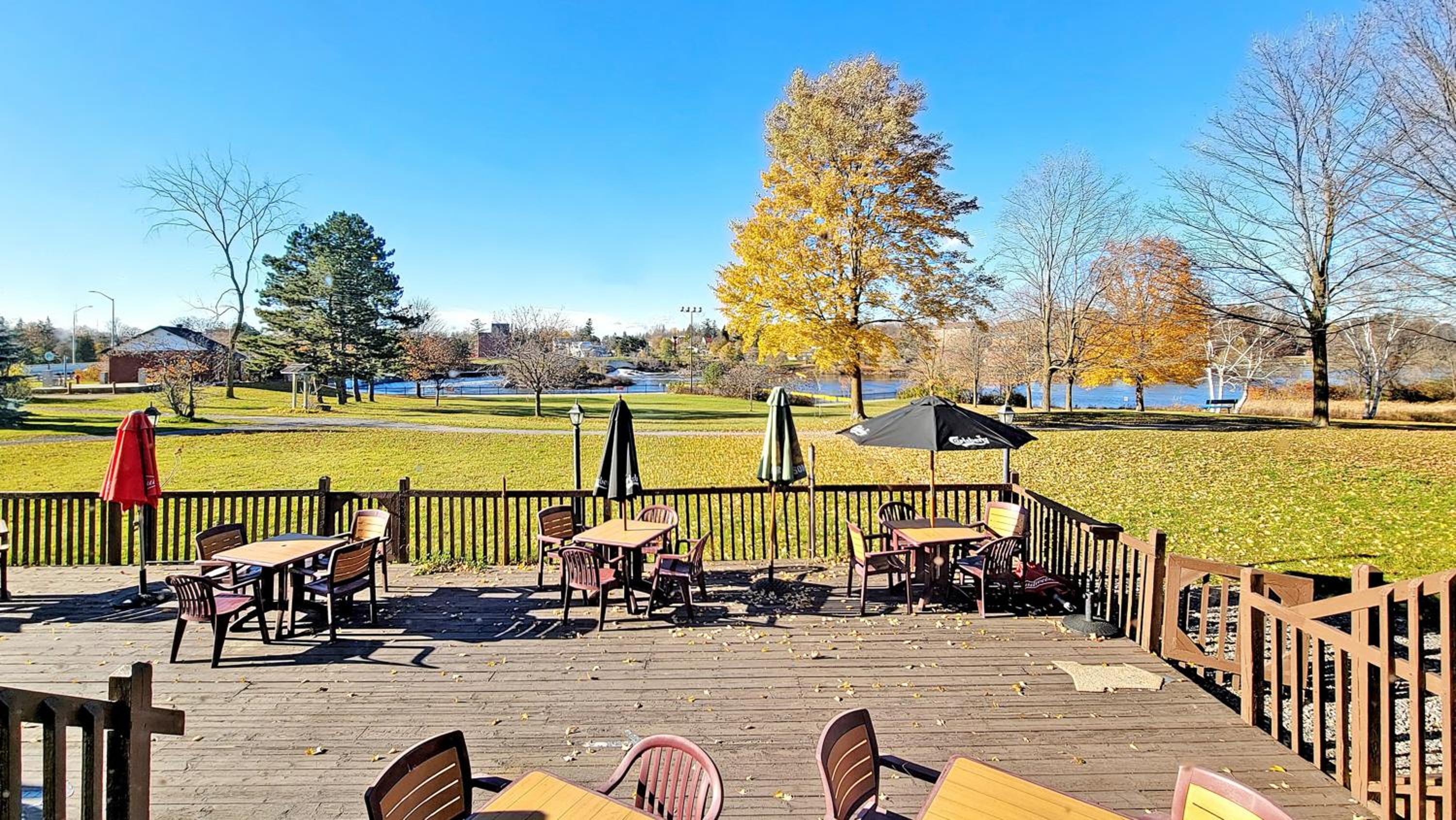 Ramada by Wyndham Arnprior view 4