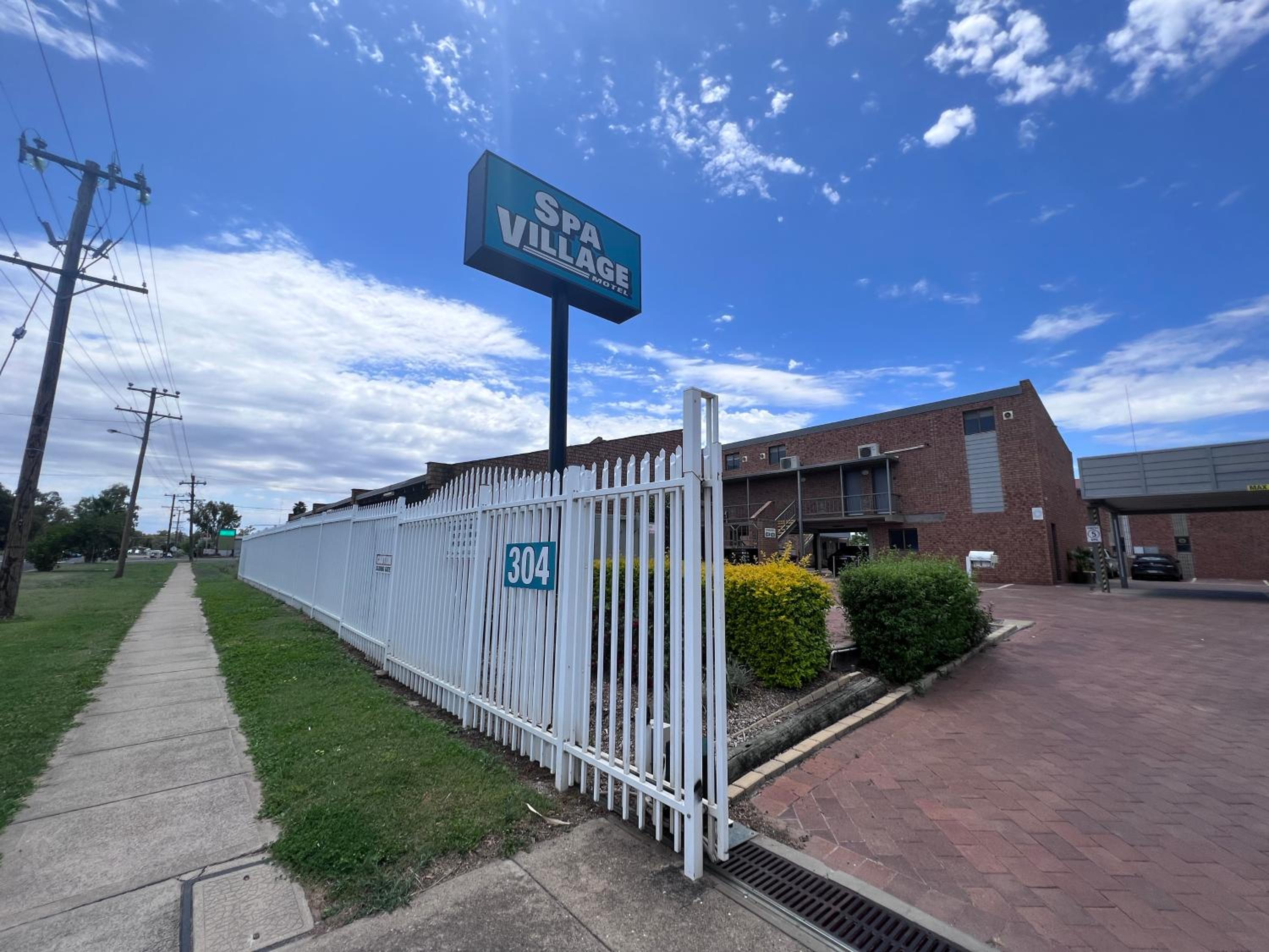 Spa Village Motel