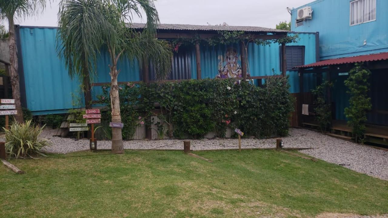 Hindu Box Containers e Cabanas