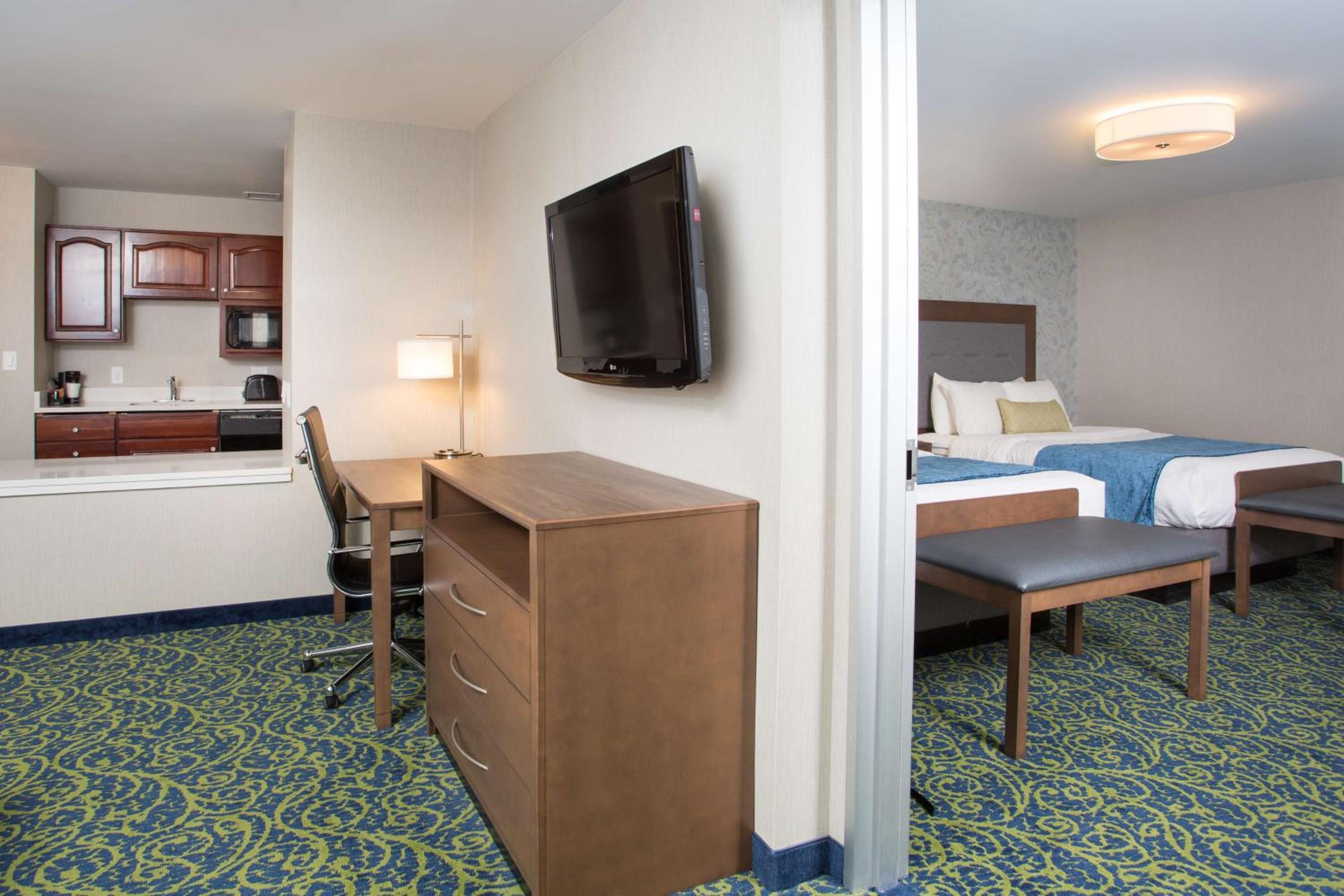 Portsmouth Vacations - Best Western Plus Portsmouth Hotel Suites - Property Image 68