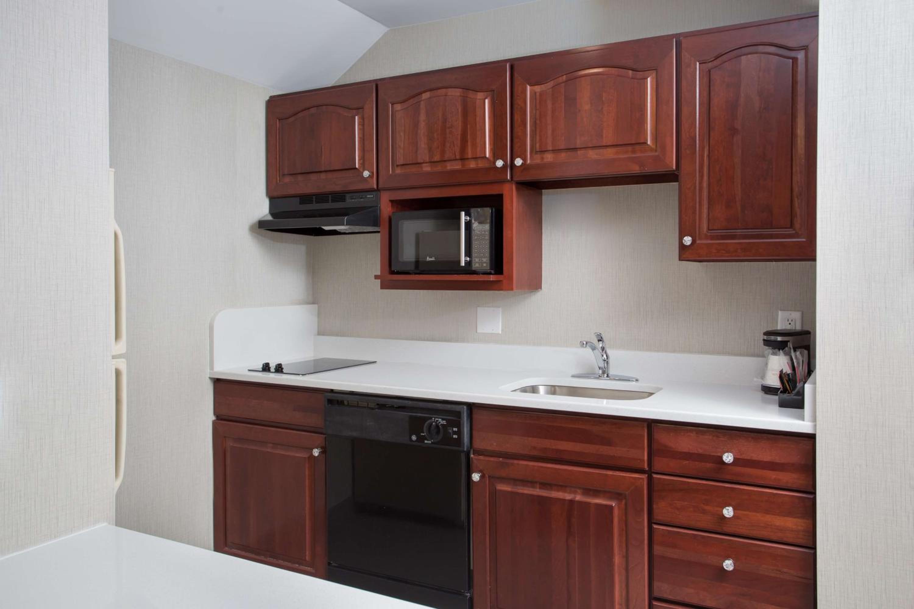 Portsmouth Vacations - Best Western Plus Portsmouth Hotel Suites - Property Image 27