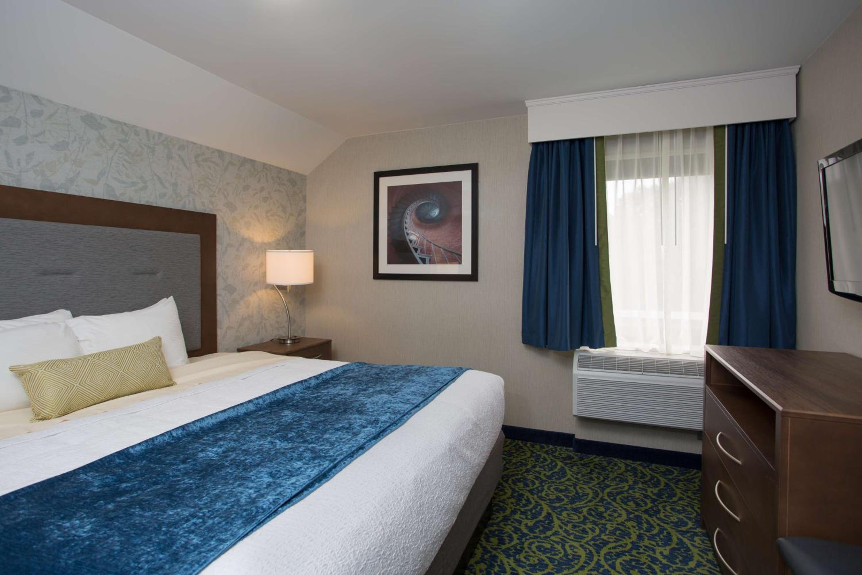 Portsmouth Vacations - Best Western Plus Portsmouth Hotel Suites - Property Image 17
