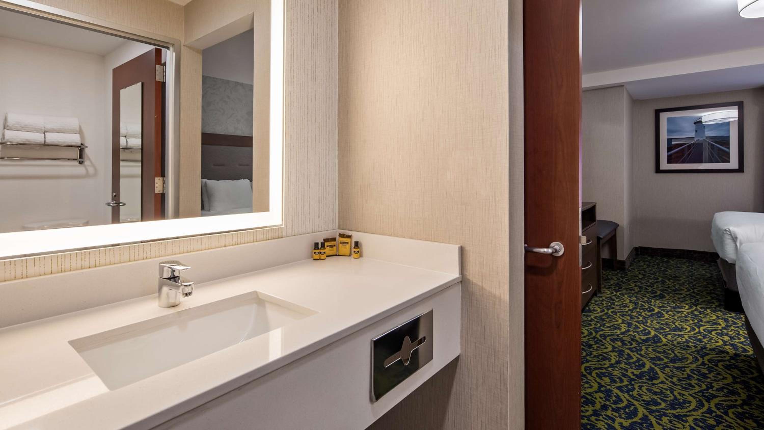 Portsmouth Vacations - Best Western Plus Portsmouth Hotel Suites - Property Image 28